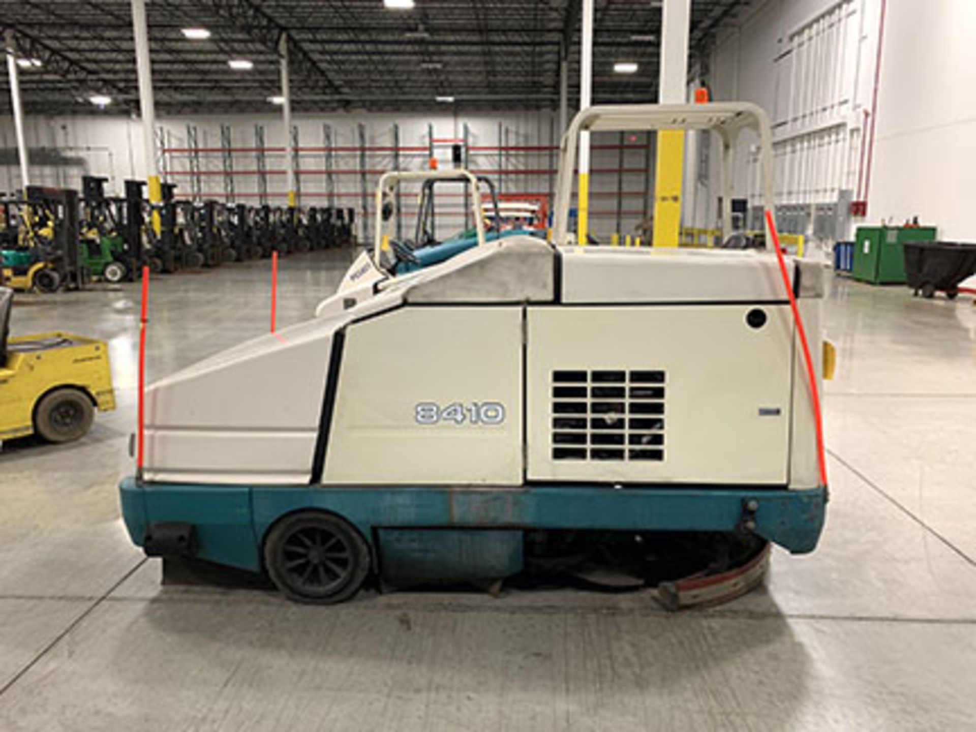 TENNANT MODEL 8410 A42269, LP FLOOR SWEEPER, S/N 7400-6014 - Image 4 of 4