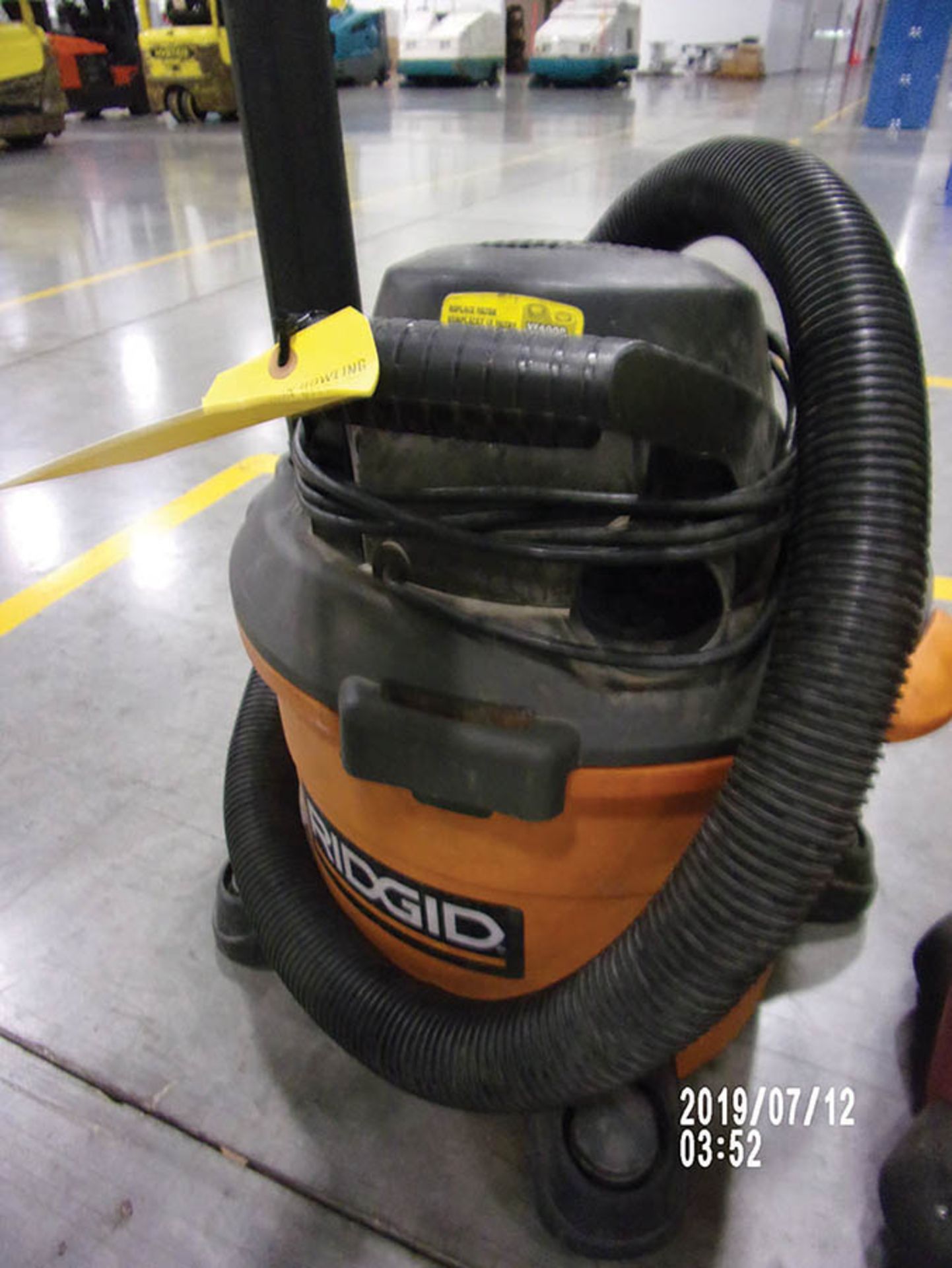 RIDGID WET/DRY VAC; 5 HP, 12 GALLONS