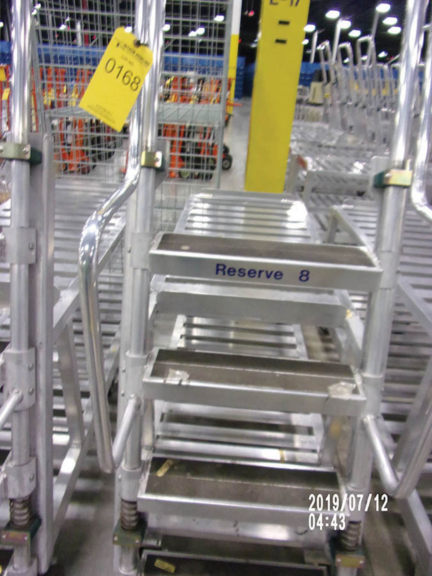 ALUMINUM PICKING CART WITH LADDER - Image 5 of 5
