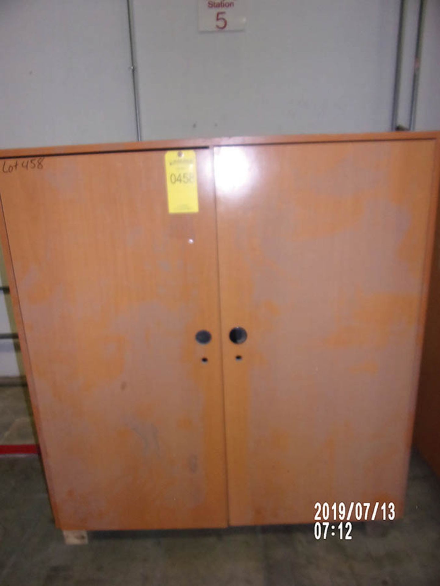 2-DOOR WOOD CABINET WITH LIFT PARTS