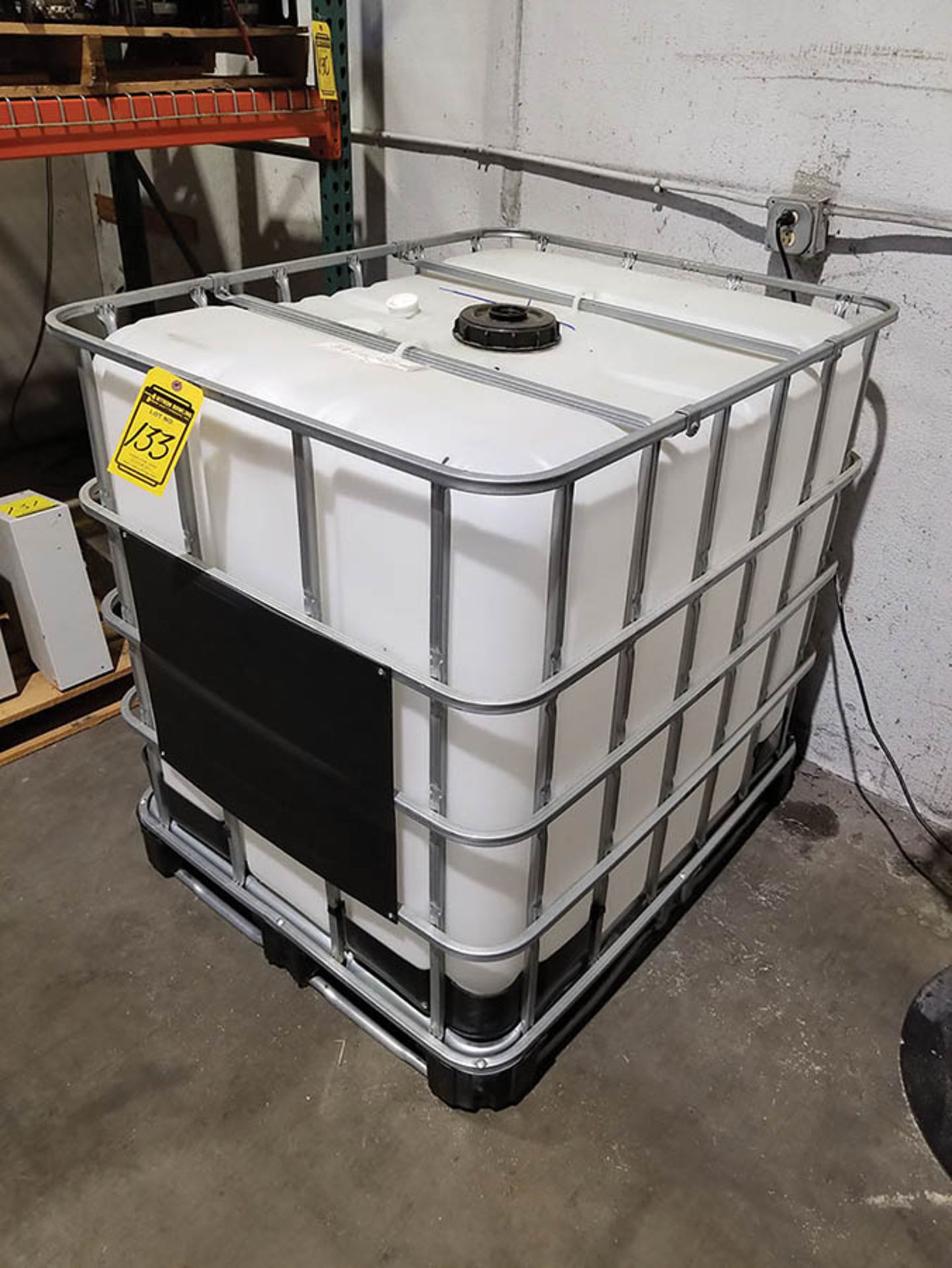 POLY TANK WITH CAGE - Image 2 of 2