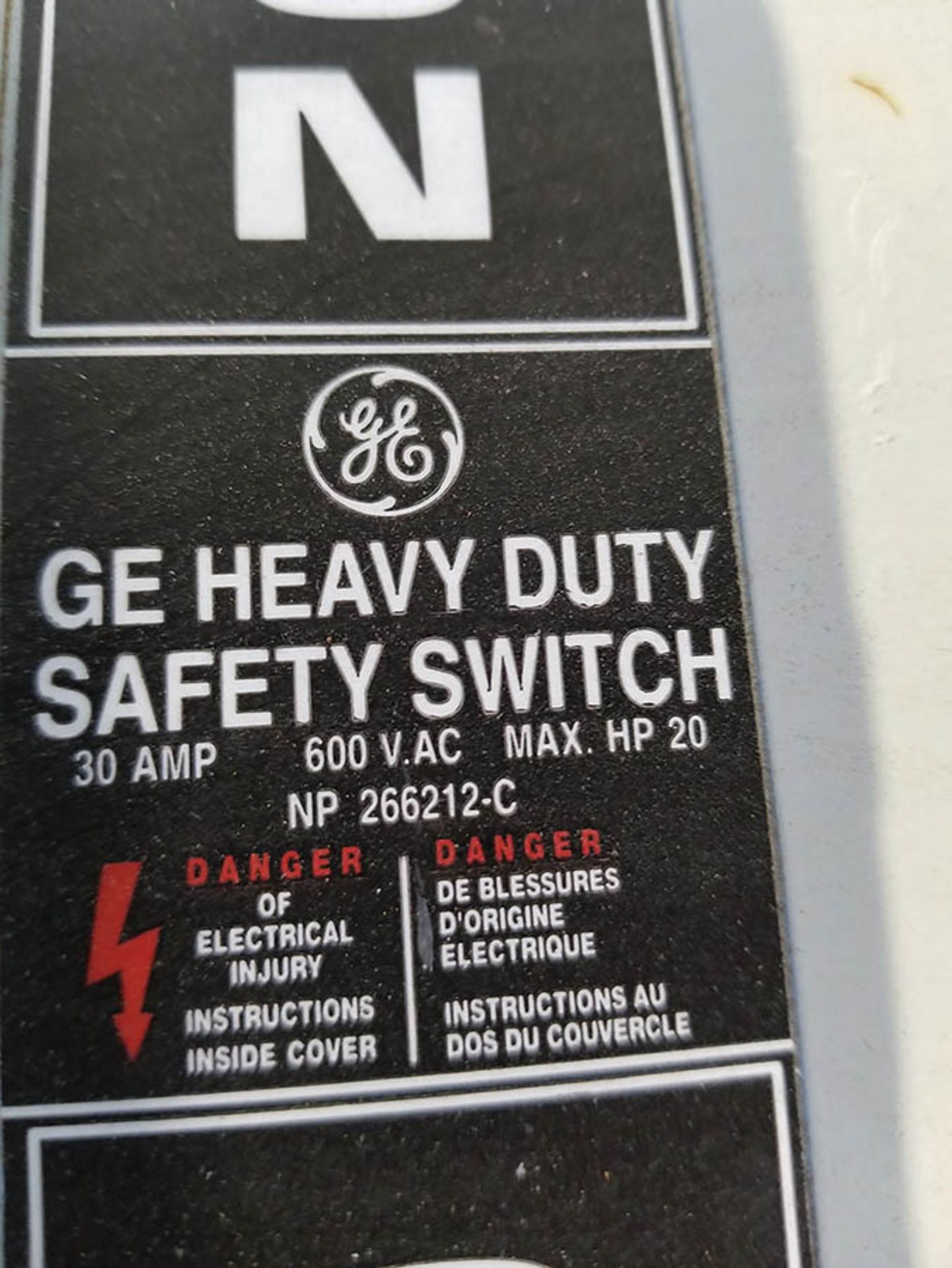 GE HD SAFETY SWITCH 30 AMP, 600 VAC, MAX HP 20 - Image 2 of 2