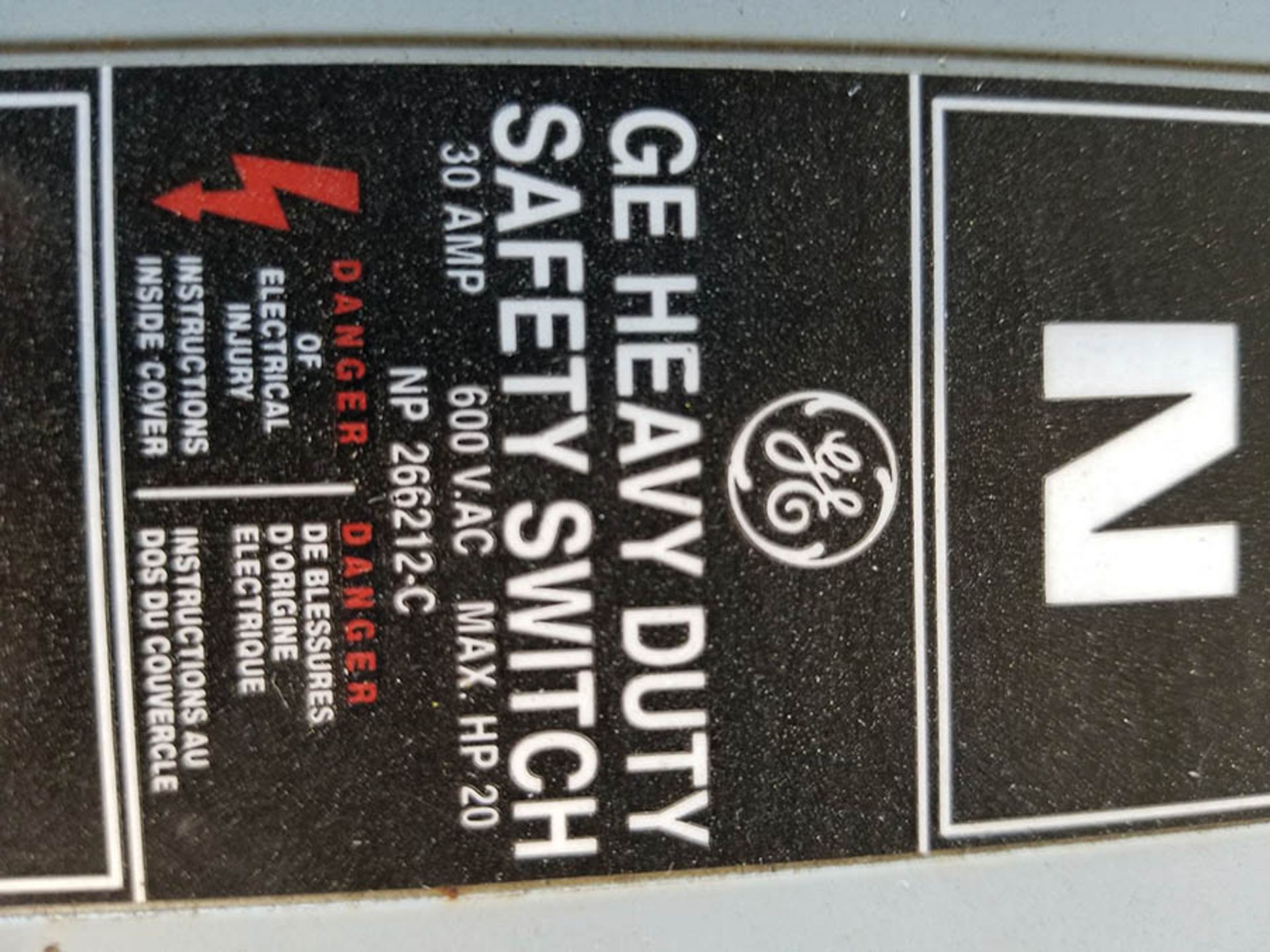 GE HD SAFETY SWITCH 30 AMP, 600 VAC, MAX HP 20 - Image 2 of 2