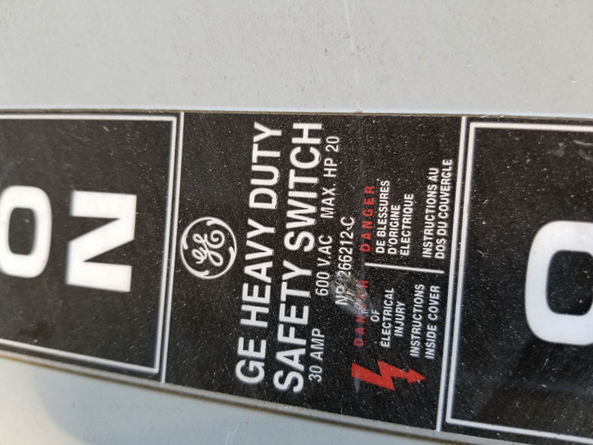 GE HD SAFETY SWITCH 30 AMP, 600 VAC, MAX HP 20 - Image 2 of 2