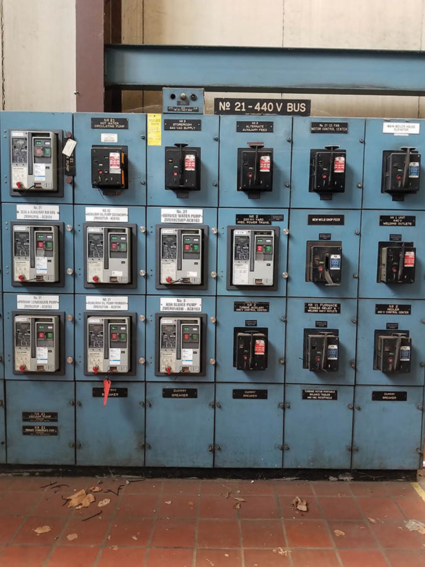 ITE CIRCUIT BREAKER COMPANY POWER STATION - 440V & 220V TRANSFORMERS, 220V MCC BUS STATION, 6-PANEL, - Image 5 of 11