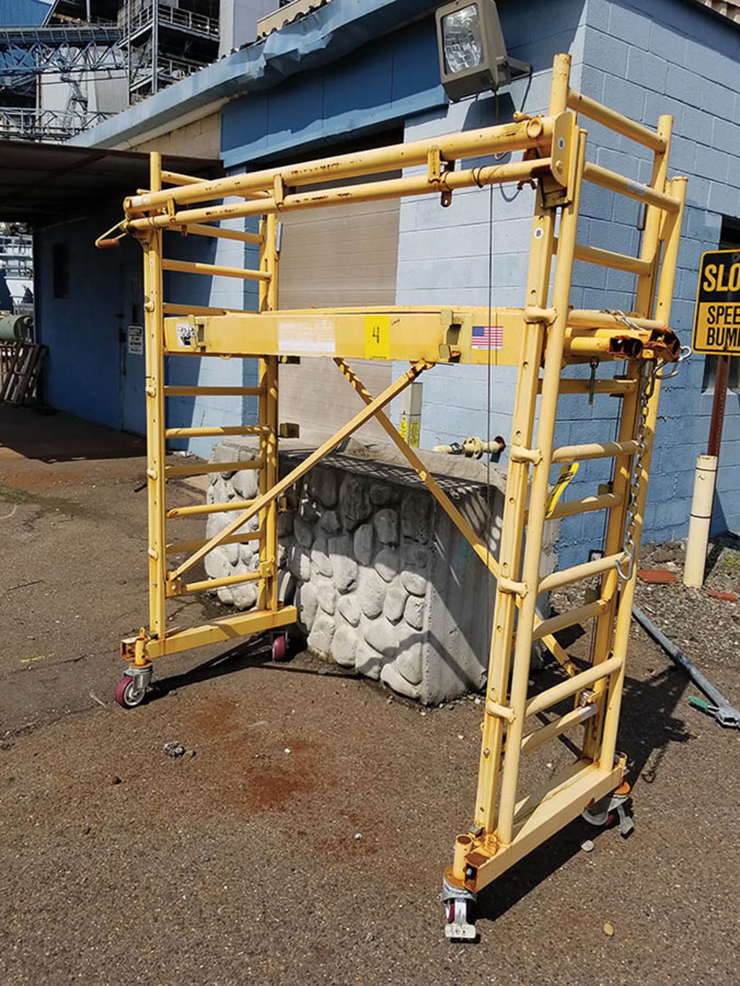 LIFT / TELE-TOW ADJ. ROLLING SCAFFOLDING, 550-LB. CAPACITY, 6' PLANK / CROSSOVER 3-STEP - Image 2 of 12
