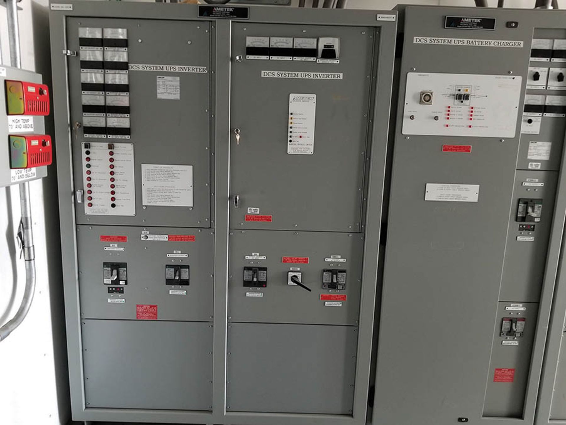 PDC-1 CONTENTS / (20+) COLUMNS OF SIEMENS SWITCHGEAR WITH VACUUM BREAKERS IN MOST BUCKETS, GE - Image 30 of 46