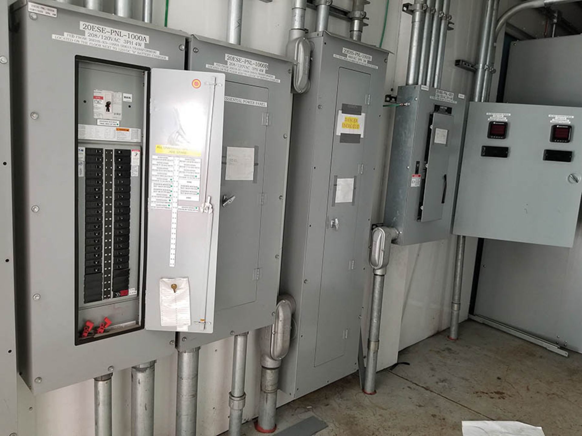 PDC-1 CONTENTS / (20+) COLUMNS OF SIEMENS SWITCHGEAR WITH VACUUM BREAKERS IN MOST BUCKETS, GE - Image 20 of 46