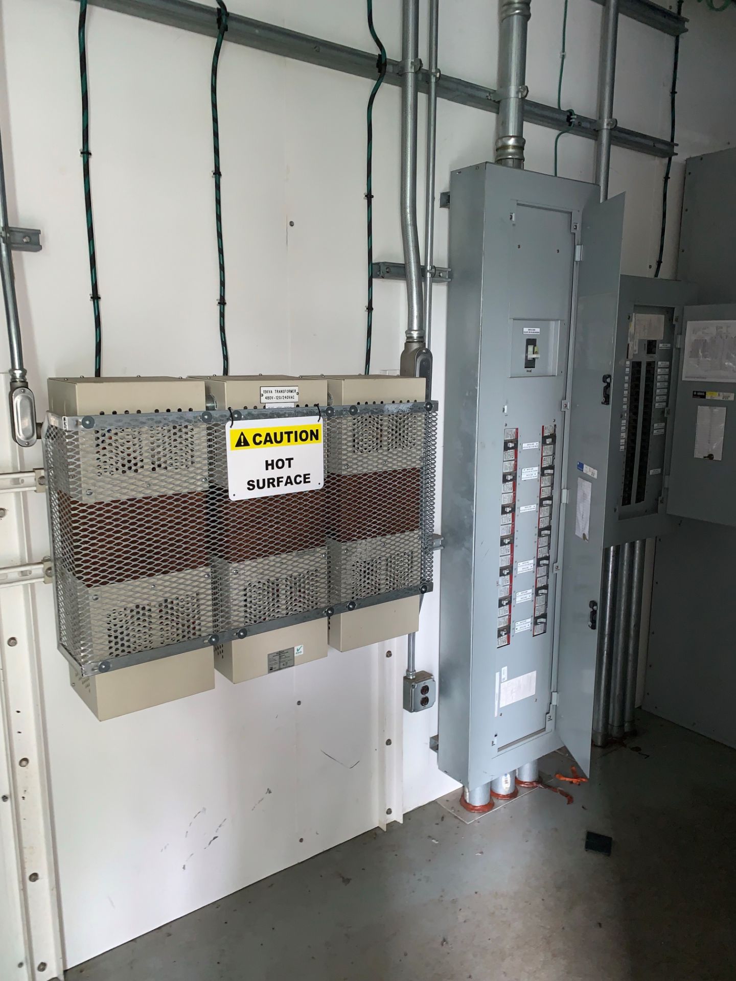 CONTENTS OF: PDC-3/ 2008 POWELL 19' X 35' MODULAR POWER CONTROL ROOM INTEGRATED EQUIPMENT - Image 12 of 14