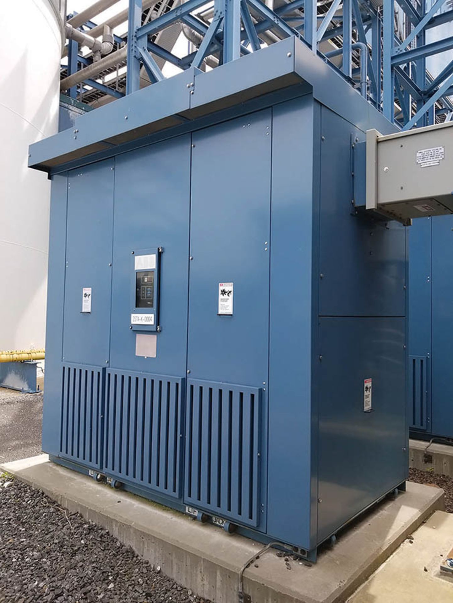 2008 ABB DRY TYPE DISTRIBUTION TRANSFORMER, 2000 KVA, QULITROL TEMP CONTROL, HV 4,160, CLASS AA/FFA - Image 2 of 6