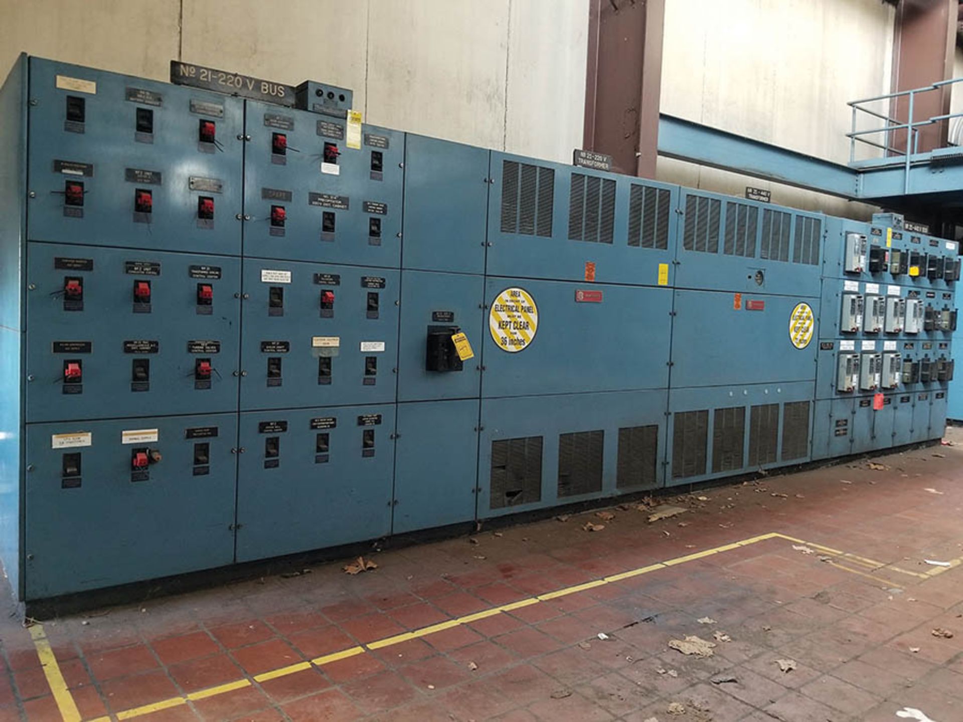 ITE CIRCUIT BREAKER COMPANY POWER STATION - 440V & 220V TRANSFORMERS, 220V MCC BUS STATION, 6-PANEL, - Image 2 of 11