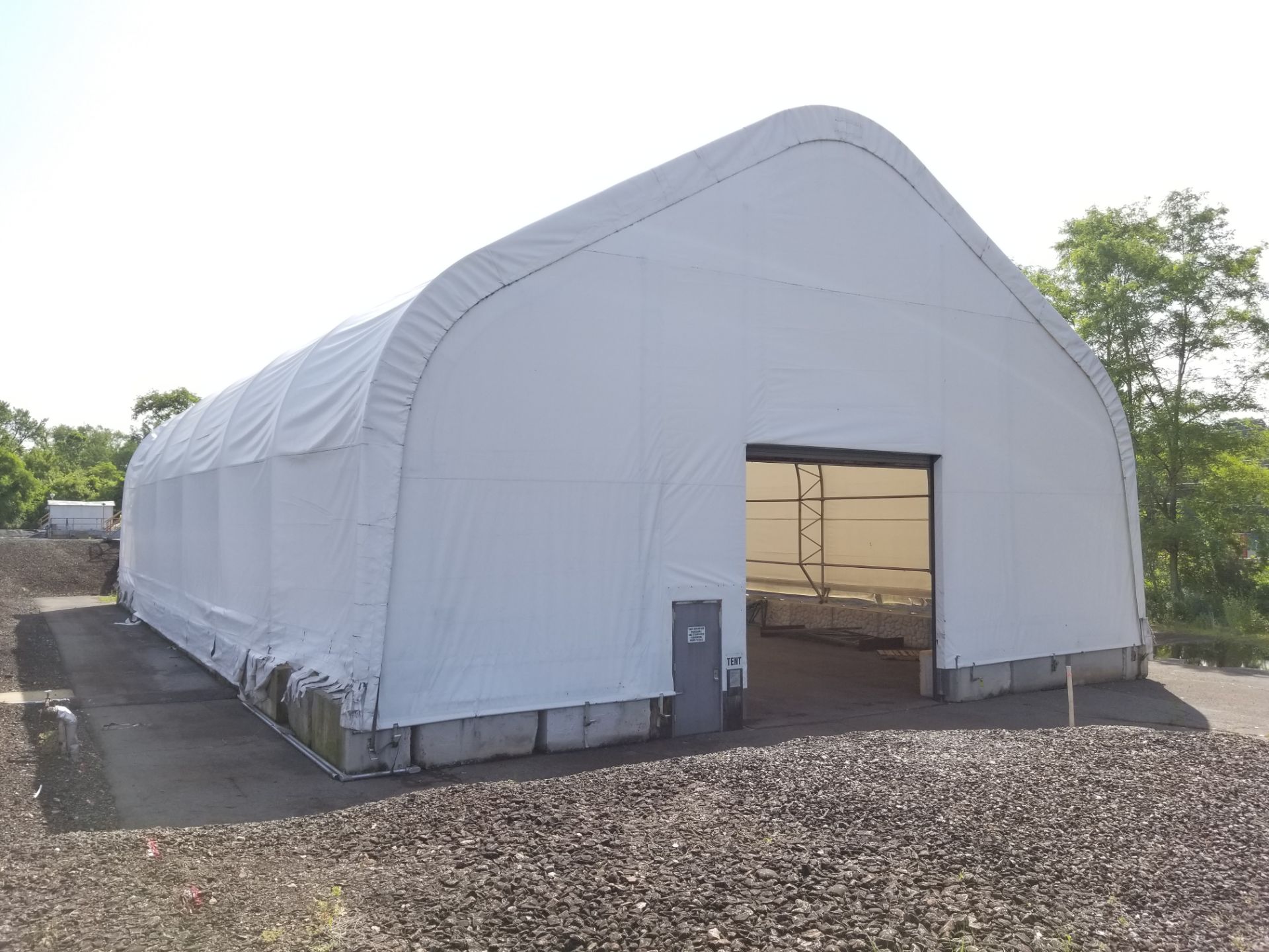 57' W X 95'L HOOP TENT BUILDING W/PITCH ROOF, CORNELL POWER ROLLUP DOOR, SERVICE DOOR, (14) - Image 3 of 7