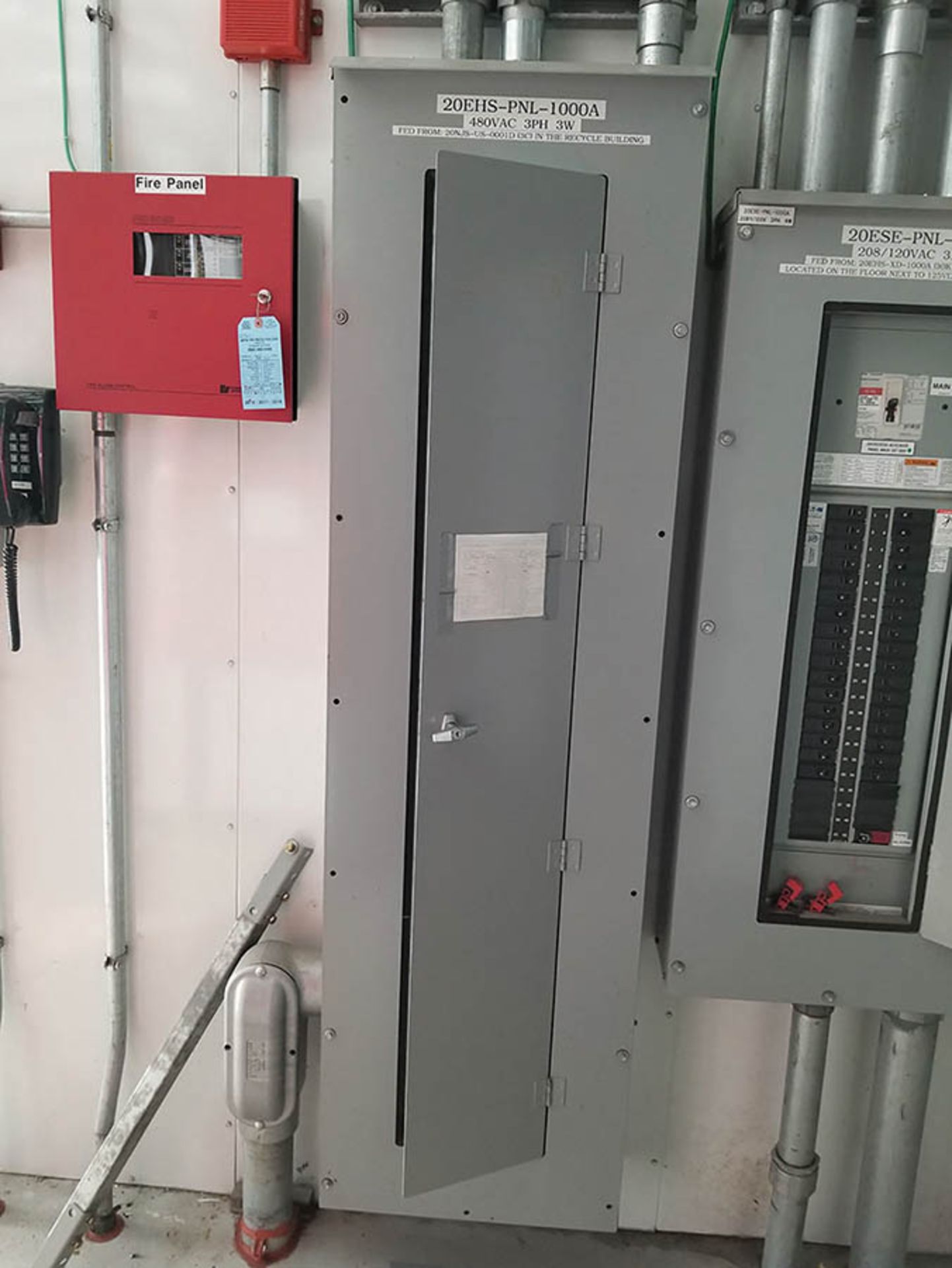 PDC-1 CONTENTS / (20+) COLUMNS OF SIEMENS SWITCHGEAR WITH VACUUM BREAKERS IN MOST BUCKETS, GE - Image 21 of 46