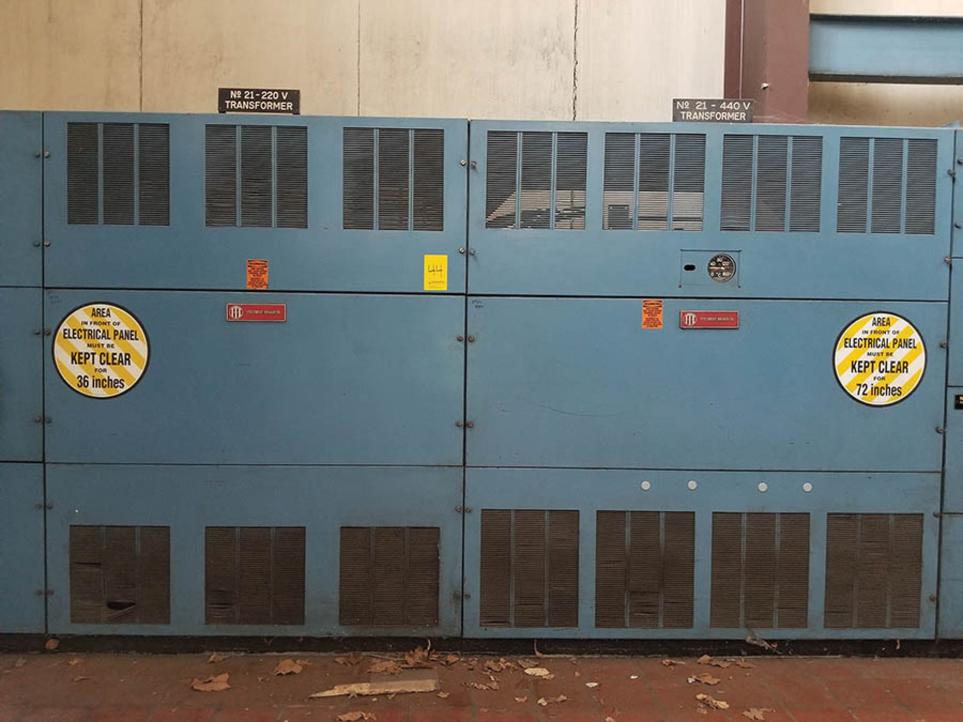 ITE CIRCUIT BREAKER COMPANY POWER STATION - 440V & 220V TRANSFORMERS, 220V MCC BUS STATION, 6-PANEL, - Image 3 of 11