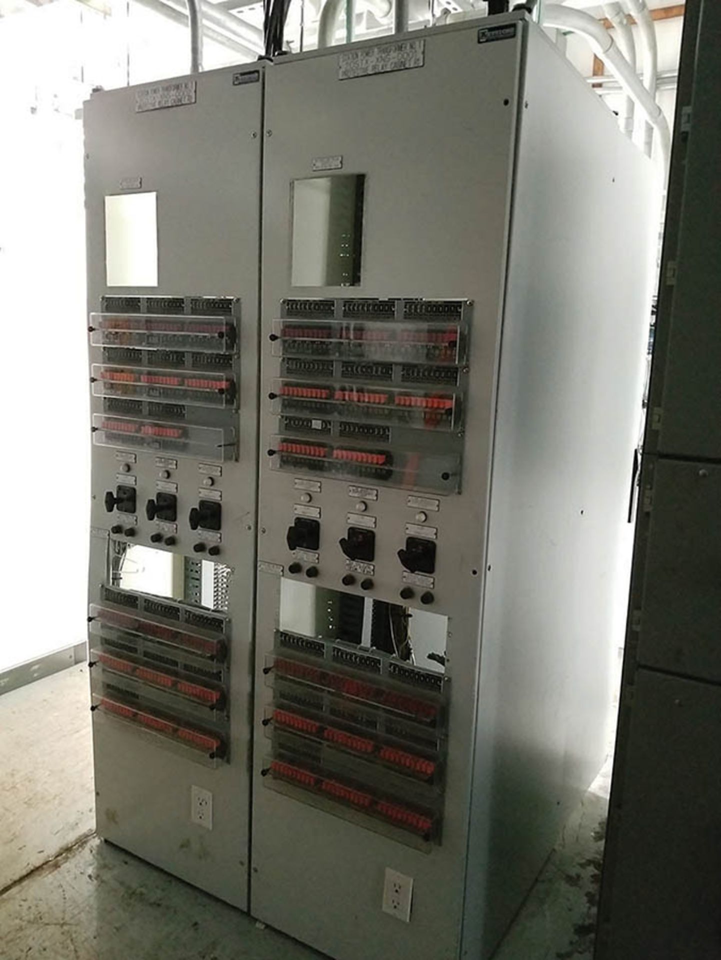 PDC-1 CONTENTS / (20+) COLUMNS OF SIEMENS SWITCHGEAR WITH VACUUM BREAKERS IN MOST BUCKETS, GE - Image 12 of 46