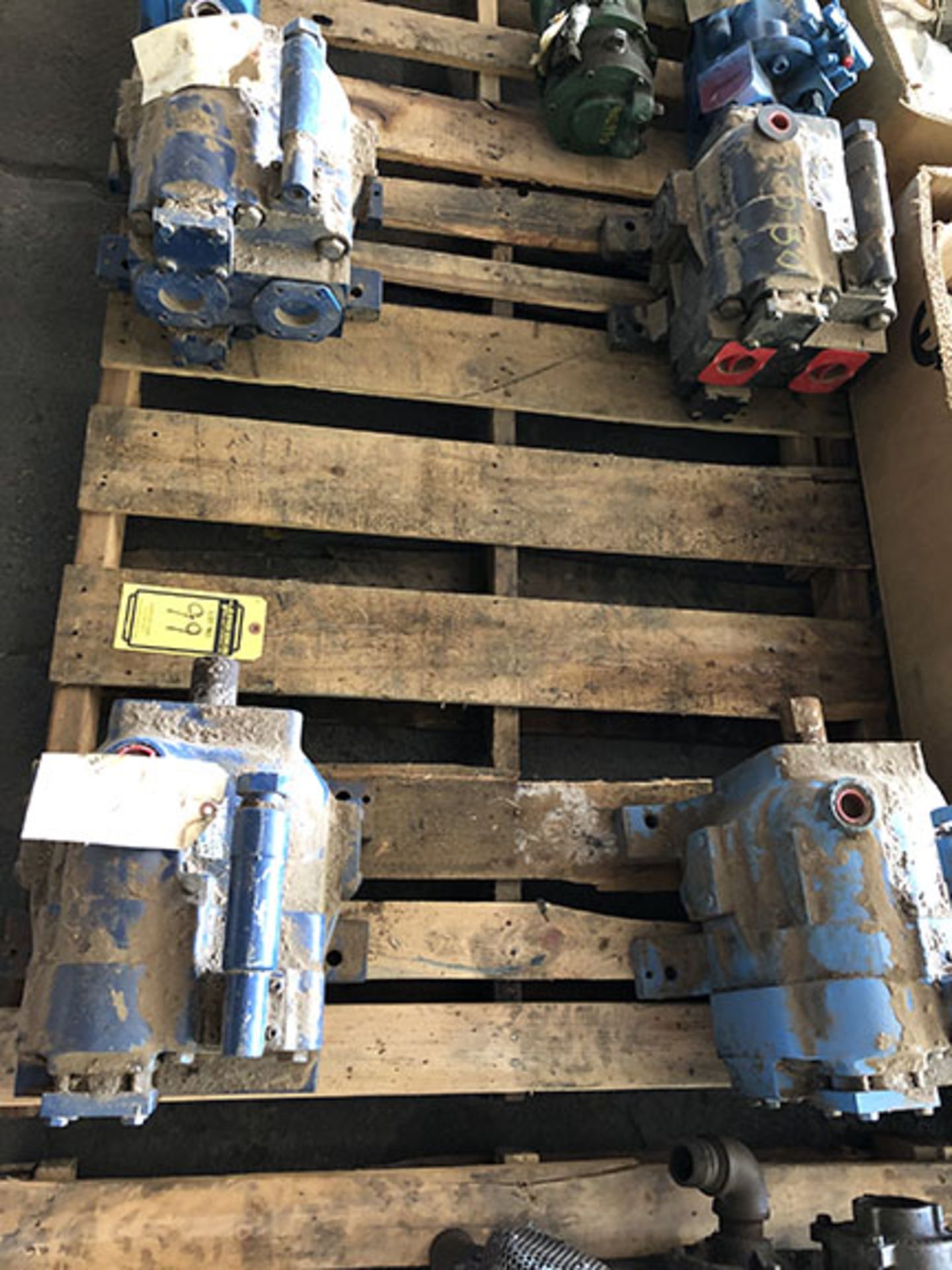 (4) VICKERS PRESSURE COMPENSATING VARIABLE DISPLACEMENT PUMPS, MODEL PBV45