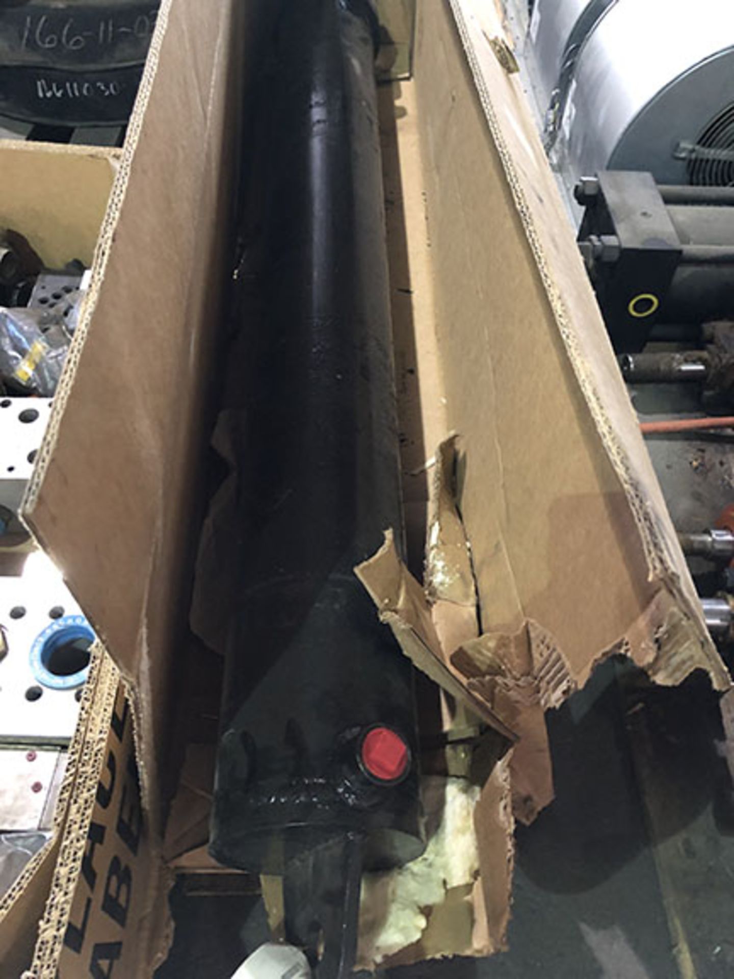 HYDRAULIC CYLINDER, 6" BORE X 32" STROKE, 4" ROD