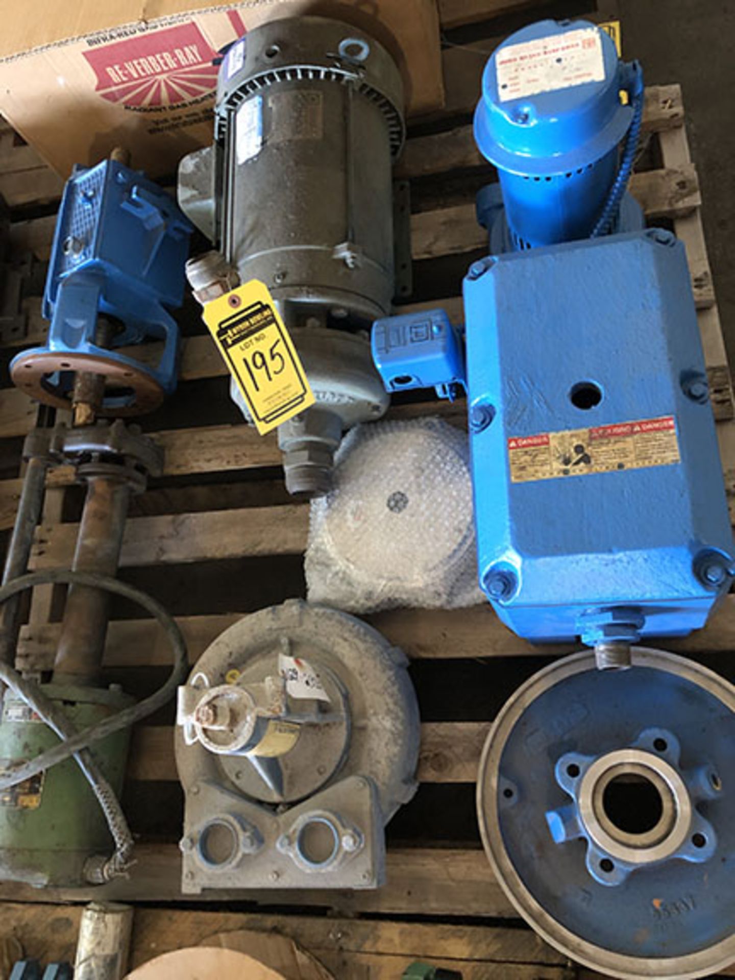(5) ASSORTED PUMPS, GEARBOX, AND PUMP WITH ACTUATOR & RESERVOIR