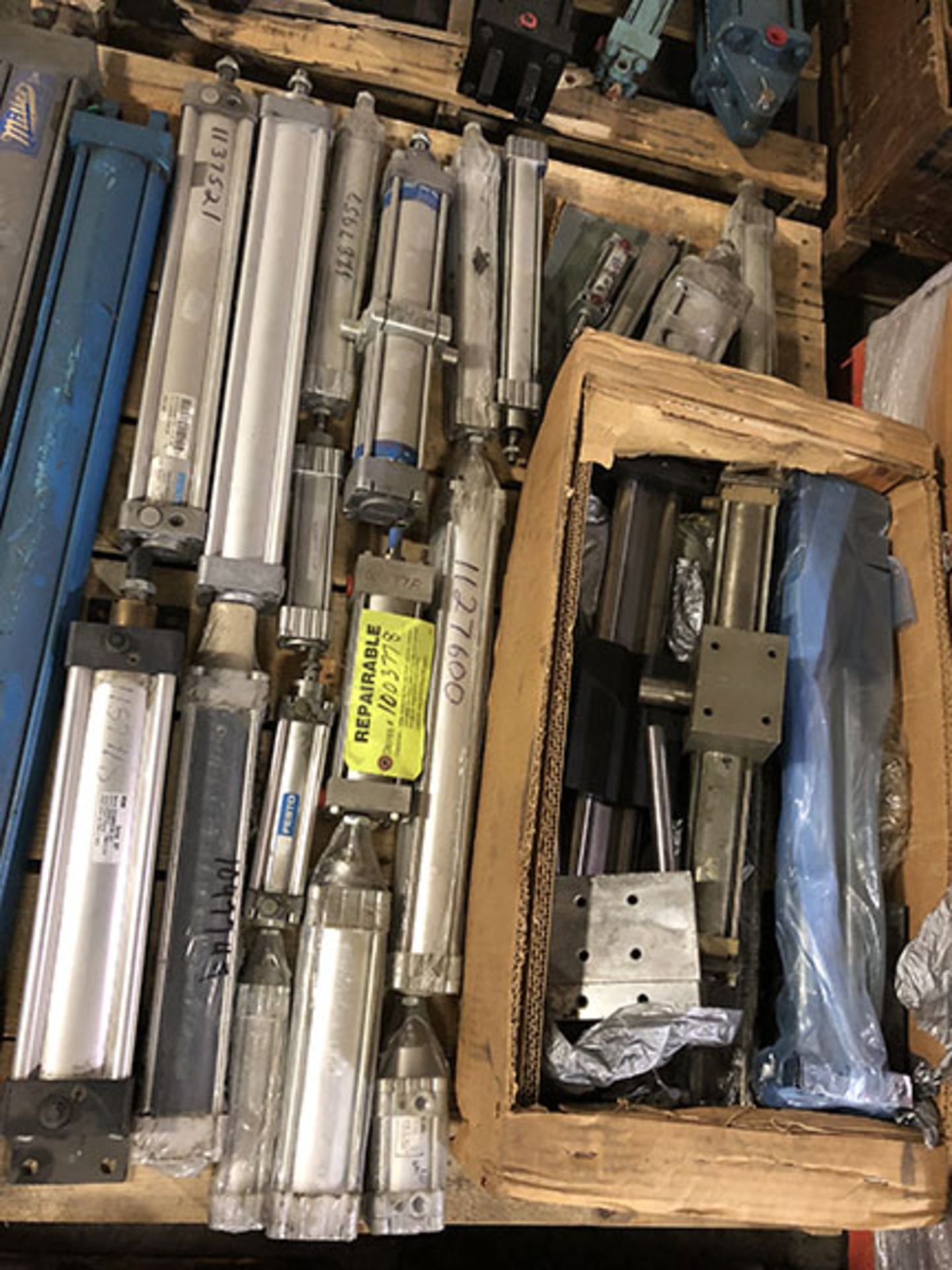 (22) PNEUMATIC CYLINDERS; VICKERS, MILLER FESTO, AND MISC. BRANDS & MISC. RODS AND BLOCKS