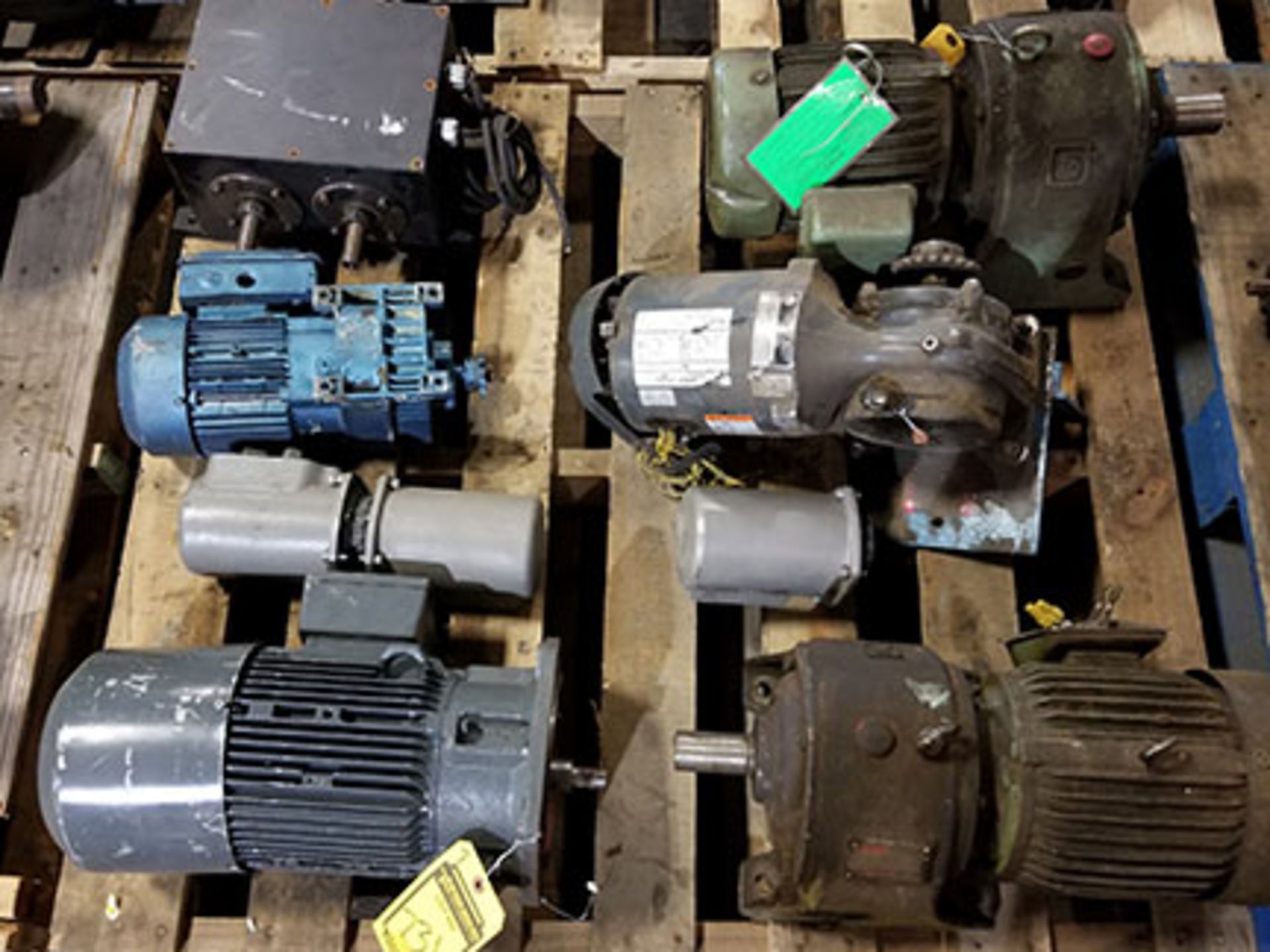 PALLET OF (7) GEARBOXES/GEARMOTORS – SKK 6.250:1 AND ASSORTED TYPES/RATIOS - Image 2 of 7