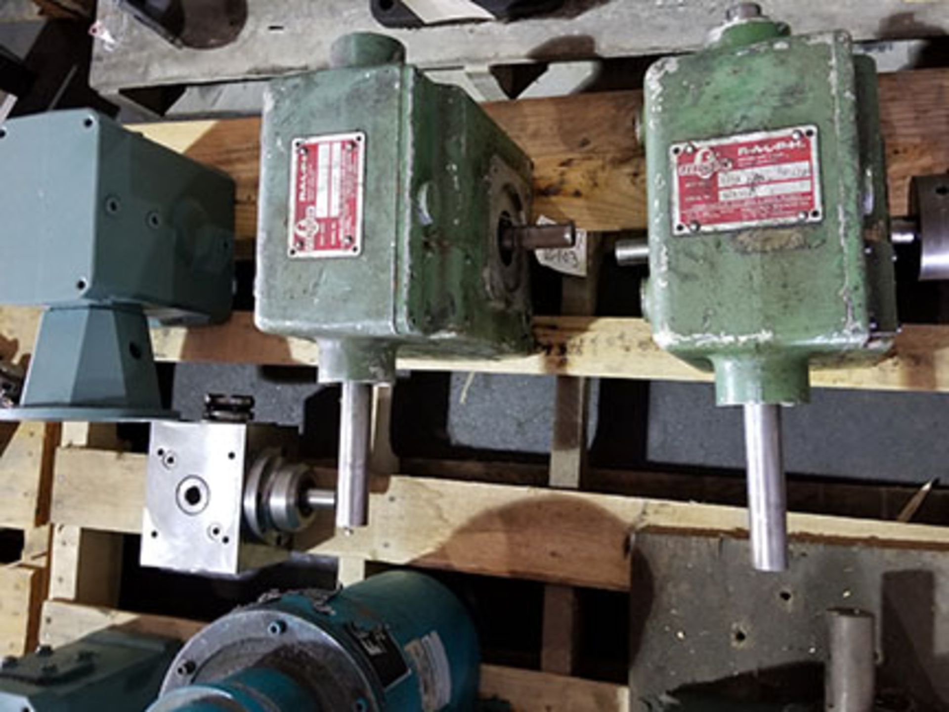 PALLET OF (11) GEARBOXES – (2) CONE DRIVE 50:1 – CAMCO – 50:1 GEAR REDUCER – (2) FERGUSON ROTARY AND - Image 10 of 12