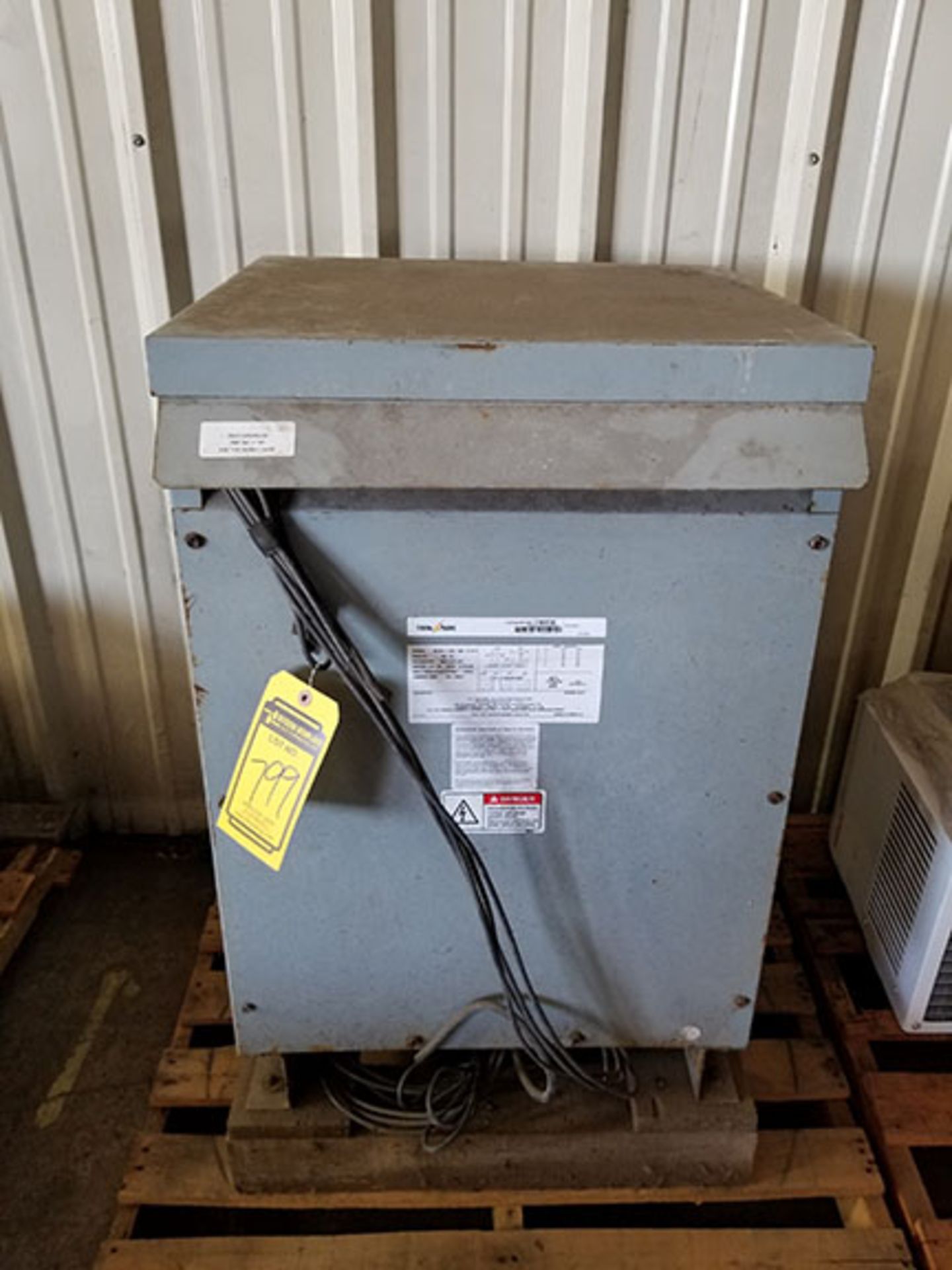 FEDERAL PACIFIC 30KVA DRY TYPE TRANSFORMER, 3 PHASE, 60HZ, MODEL 36B - Image 3 of 4