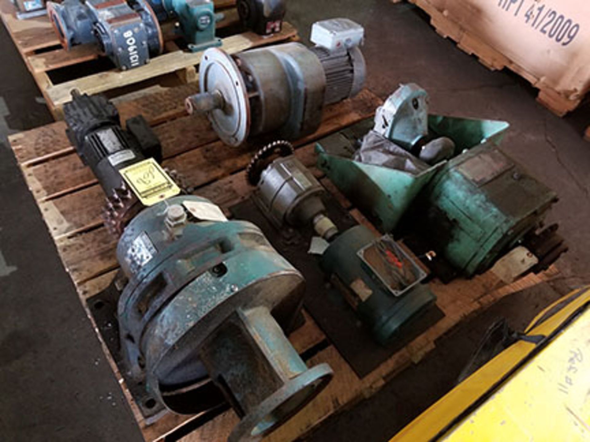 PALLET OF (5) GEAR BOXES / GEAR REDUCER ( SOME WITH SPROCKET GEARS )-  SM-CYCLO, 6 RATIO, 1,750 - Image 2 of 14