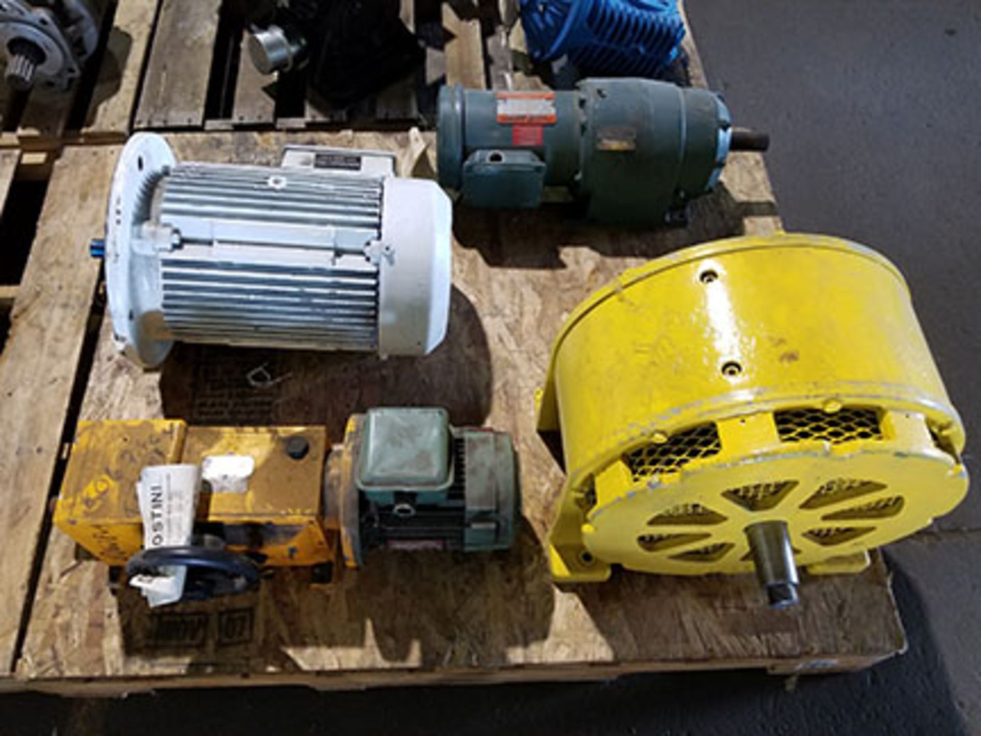 PALLET OF (3) ELECTRIC MOTORS AND (1) P&H ELECTRIC LOAD BRAKE – DODGE GEAR MOTOR – UP TO 15 HP