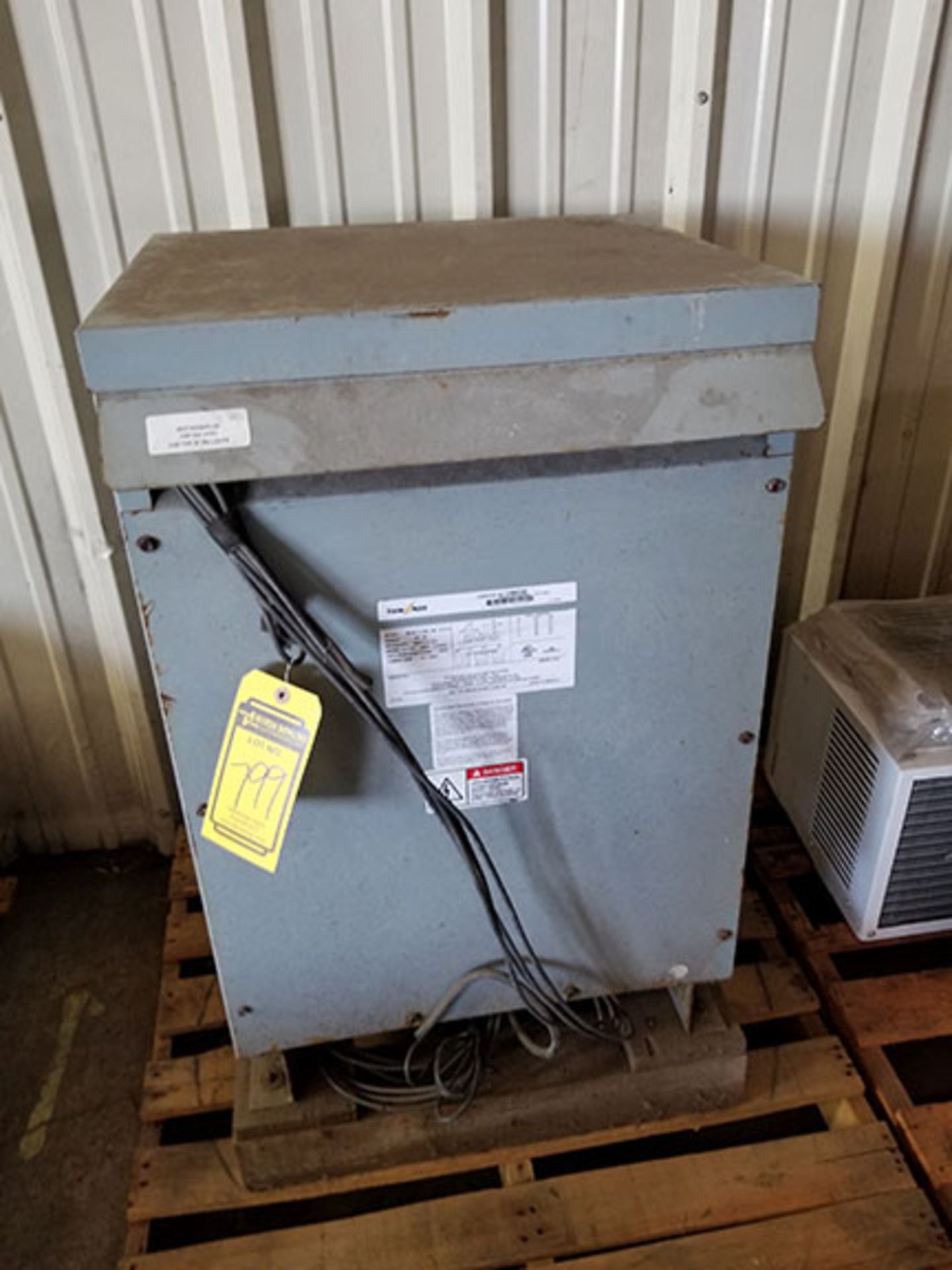 FEDERAL PACIFIC 30KVA DRY TYPE TRANSFORMER, 3 PHASE, 60HZ, MODEL 36B - Image 2 of 4
