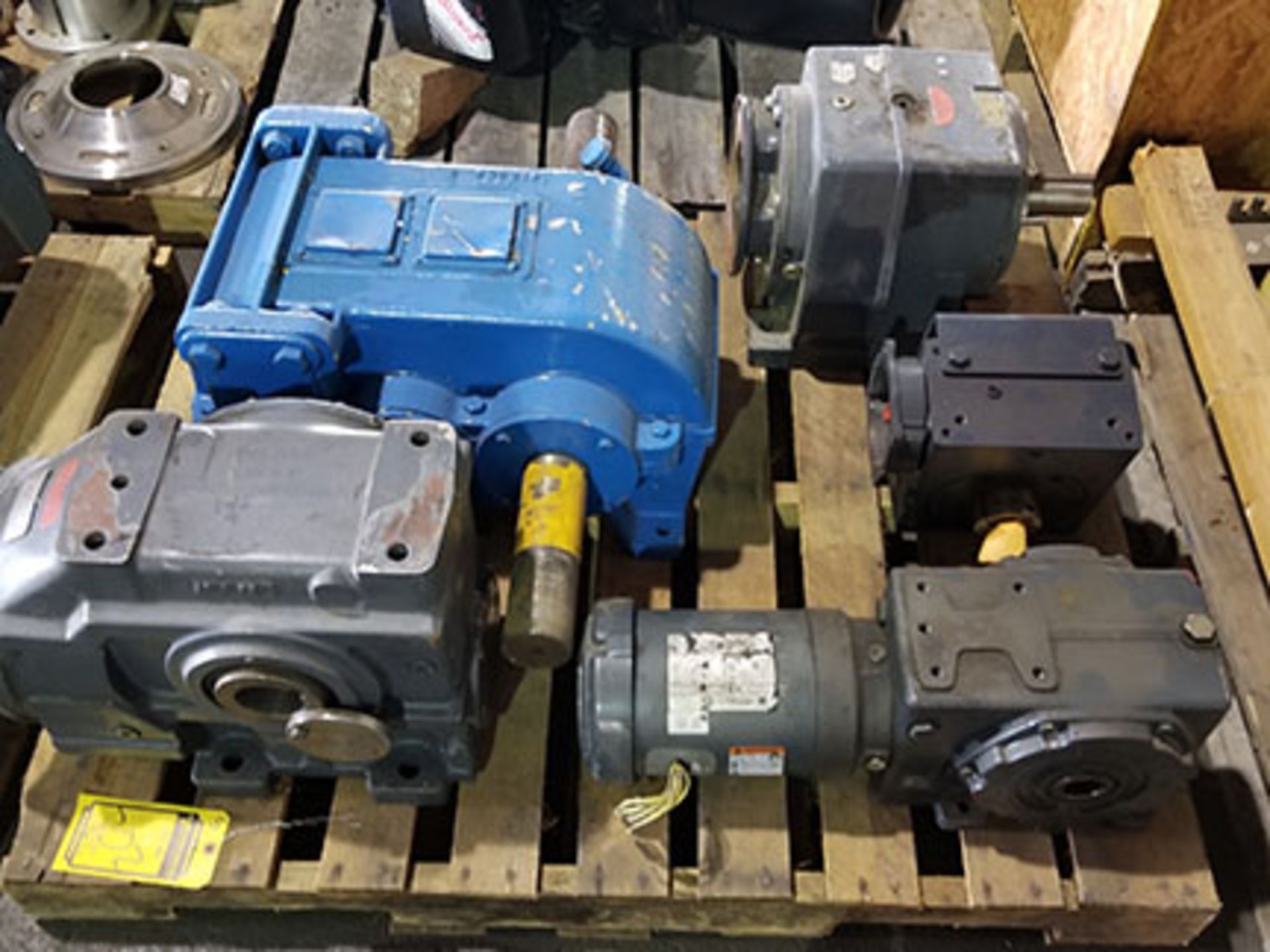 PALLET OF (5) GEARBOXES – ULTRMITE 76.50:1 RATIO