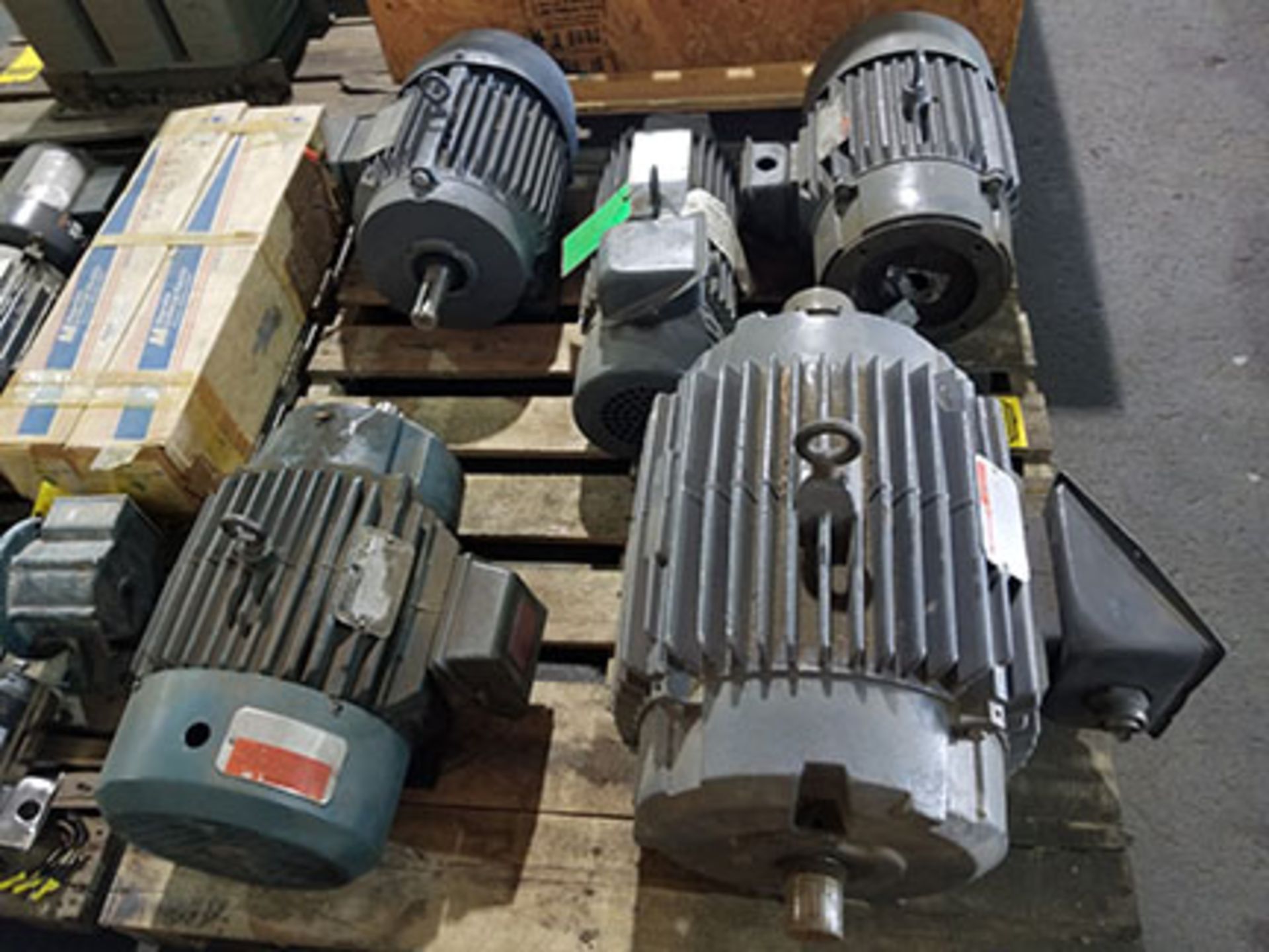 PALLET OF (5) ELECTRIC MOTORS – 3 HP TO 25 HP – RELIANCE – INVERTER DUTY - Image 2 of 11