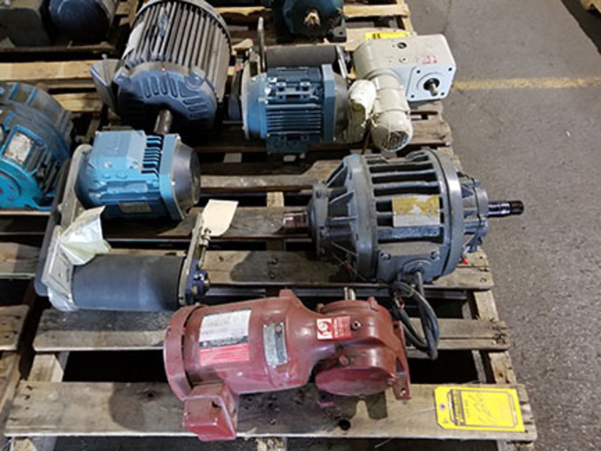 PALLET OF (6) ELECTRIC MOTORS – 1/3 HP TO 10 HP – LINCOLN, RELIANCE –SYNCROGEAR 58.0 RATIO - Image 9 of 14