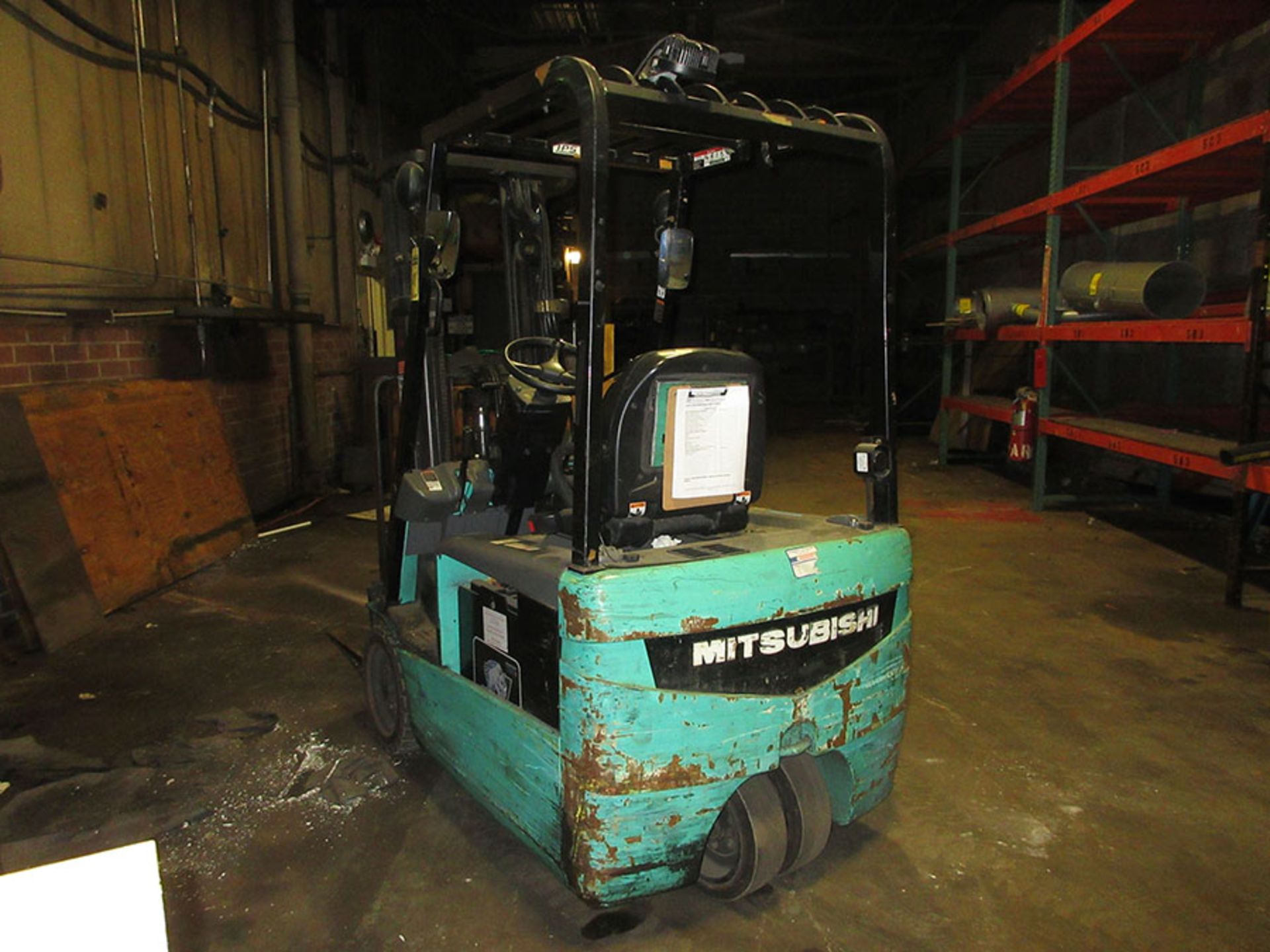 MITSUBISHI 2,750 LB. CAPACITY ELECTRIC FORKLIFT; 36V, 3-STAGE MAST, 188'' MAX LOAD HEIGHT, CENTER - Image 2 of 5