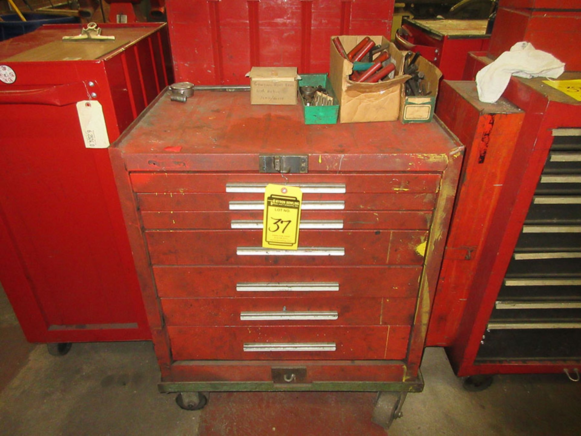 7-DRAWER TOOL CHEST WITH CONTENT