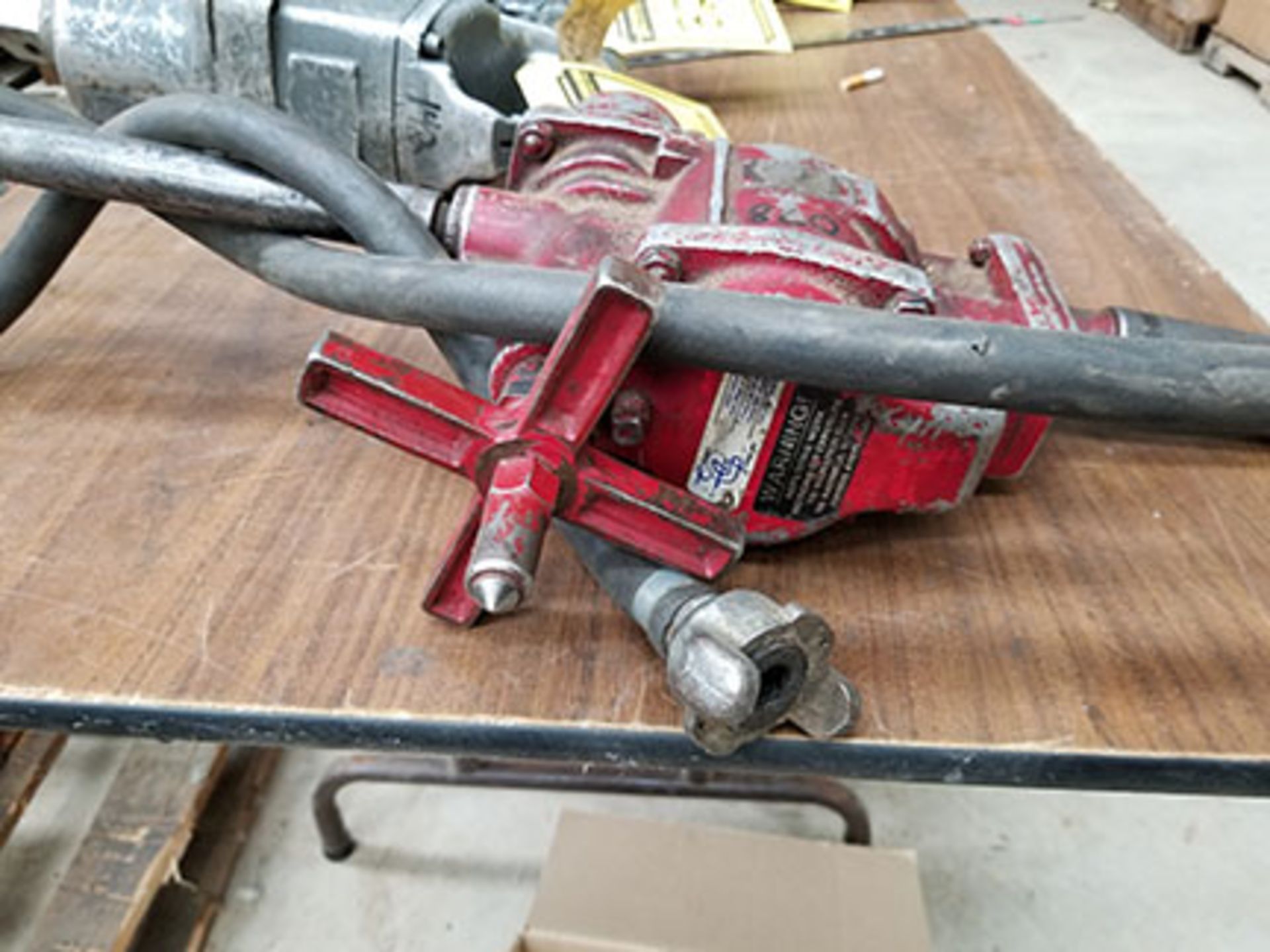 MPT PNEUMATIC POWER VANE DRILL, MODEL MP- 88R, EXTENDED HANDLE, BALANCE CENTER ATTACHMENT - Image 5 of 5