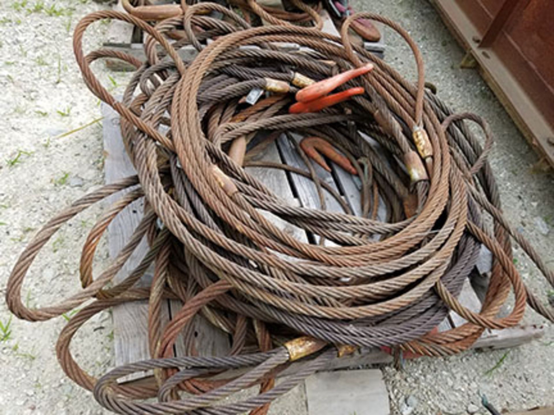 PALLET OF BRAIDED CABLE SLINGS – SOME WITH HOOKS - Image 3 of 3