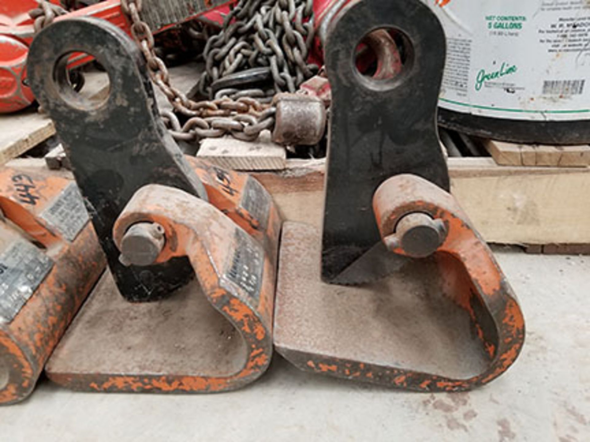 (4) RENFROE PLATE LIFTING CLAMPS & (3) SWIVEL MACHINE ROLLER BOXES - Image 7 of 7