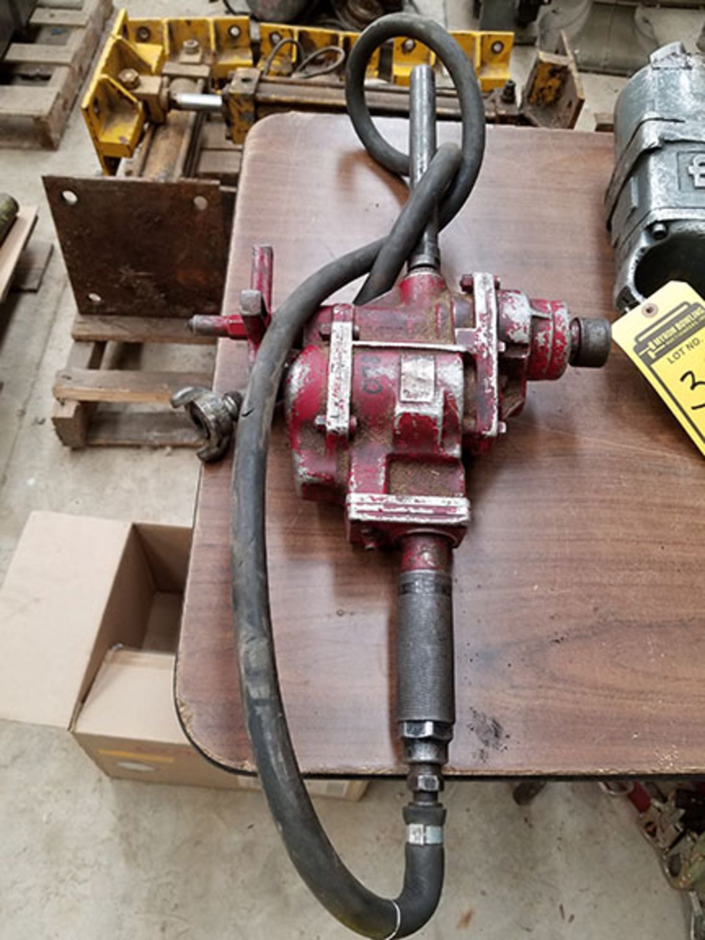 MPT PNEUMATIC POWER VANE DRILL, MODEL MP- 88R, EXTENDED HANDLE, BALANCE CENTER ATTACHMENT