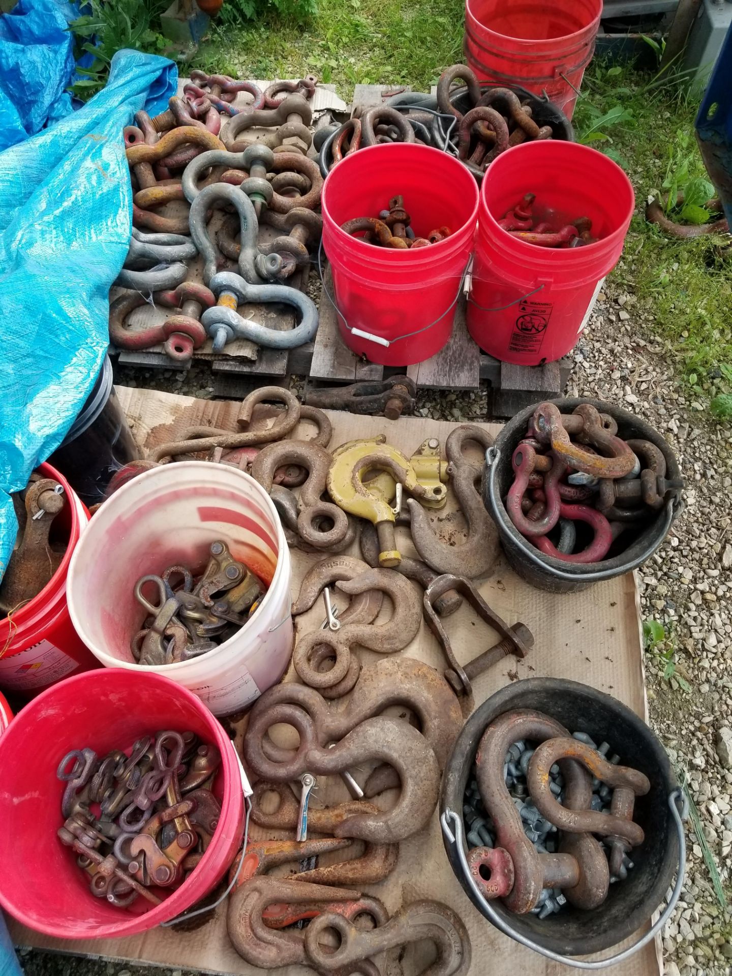 (5) PALLETS OF CLEVISES, SHACKLES, CHAIN HOOKS, AND ASSORTED SIZED CABLE CLAMPS - Image 8 of 8