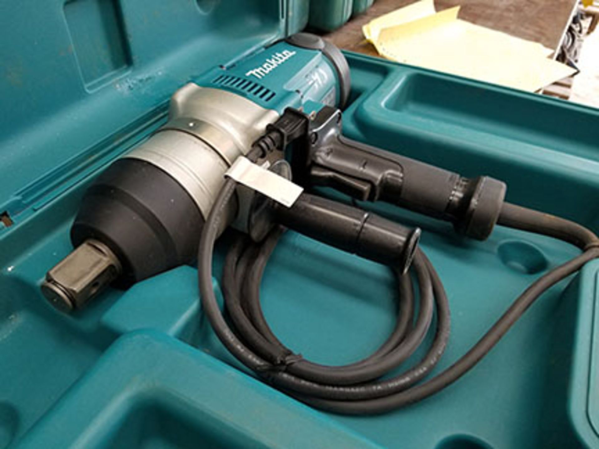 MAKITA TW1000 120V ELECTRIC IMPACT WRENCH, 1” DRIVE - Image 5 of 5