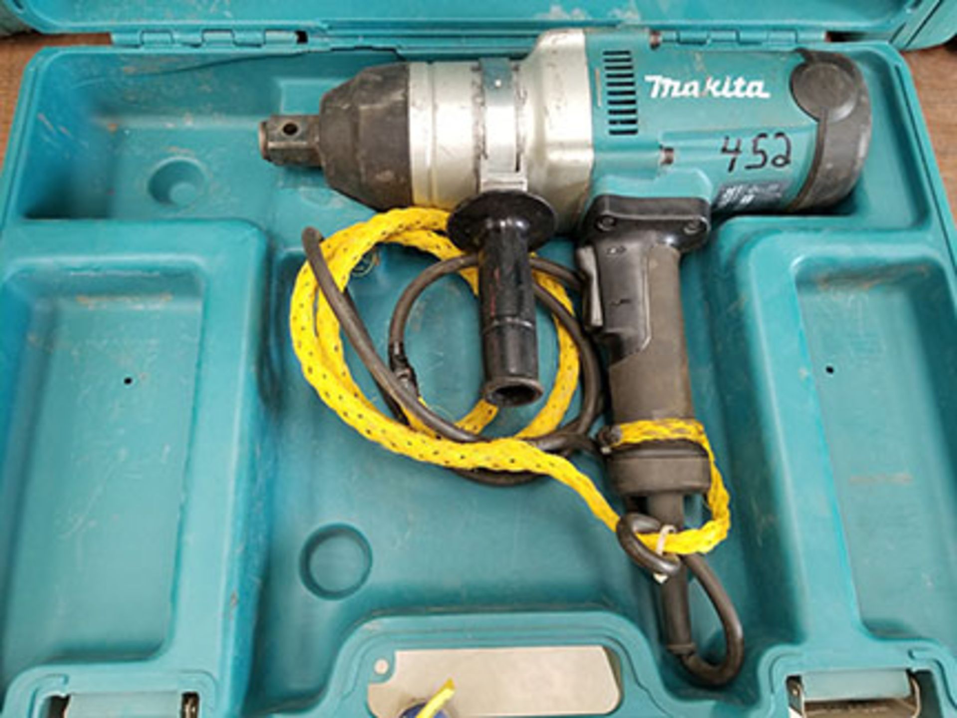 MAKITA TW1000 120V ELECTRIC IMPACT WRENCH, 1” DRIVE - Image 2 of 3