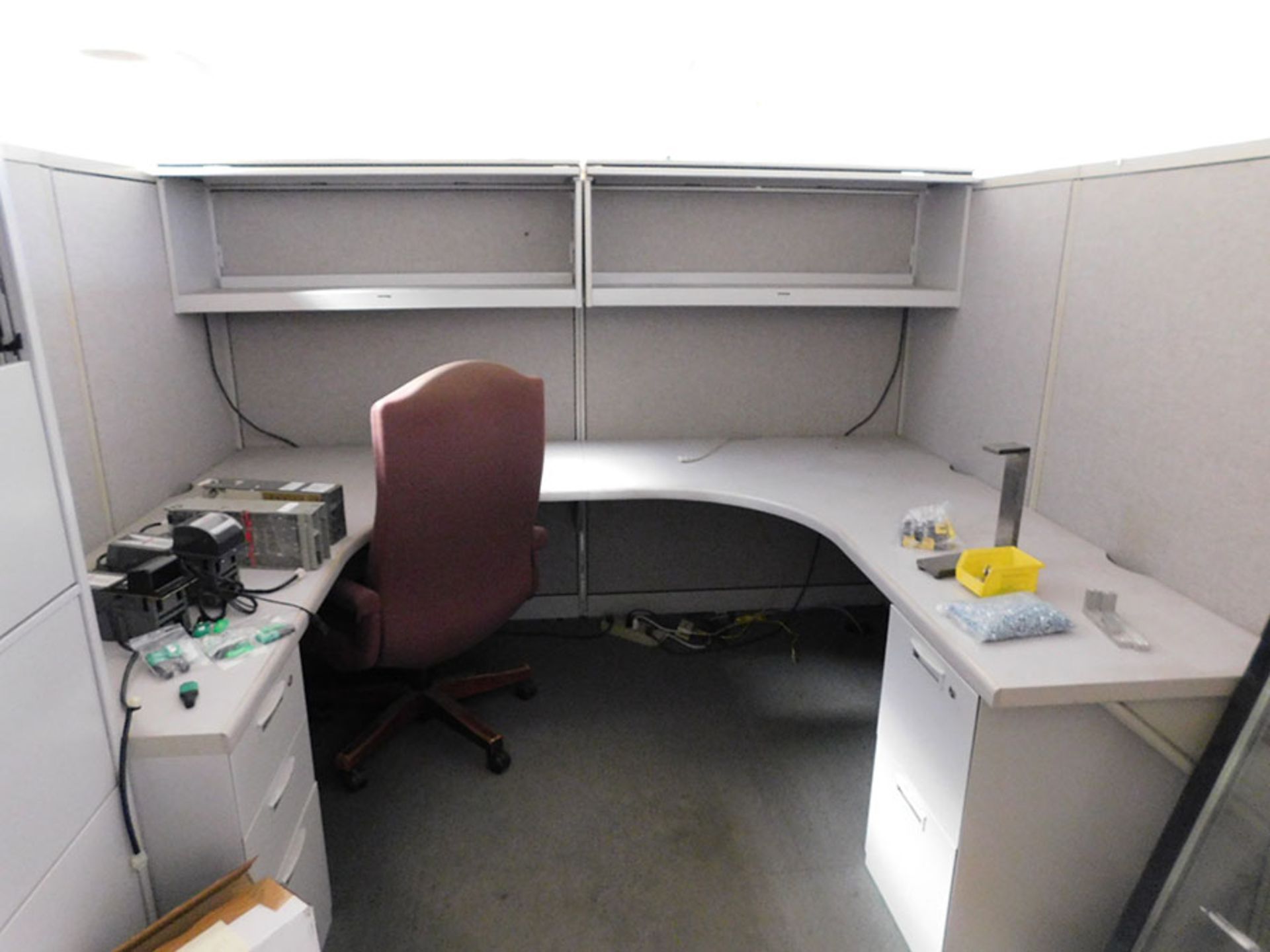 (2) CUBICLES WITH CONTENTS - Image 3 of 4