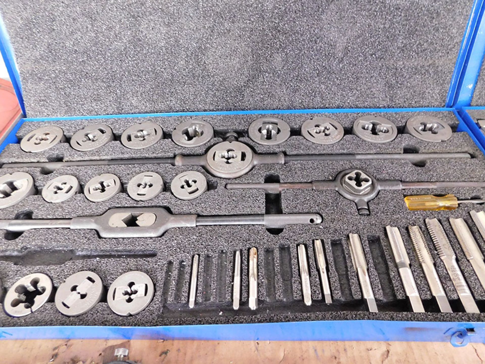 GREENFIELD INDUSTRIES TAP & DIE SET