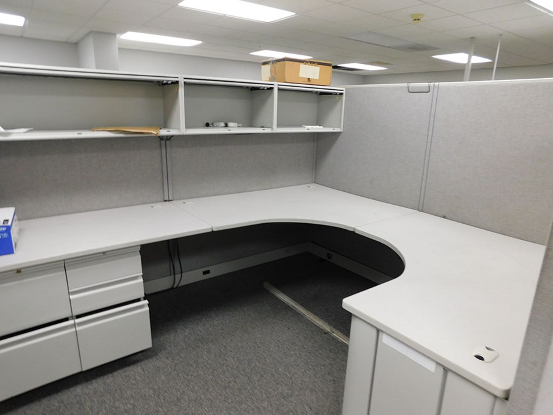 REMAINING CUBICLES IN THE UPSTAIRS OFFICES - Image 4 of 8