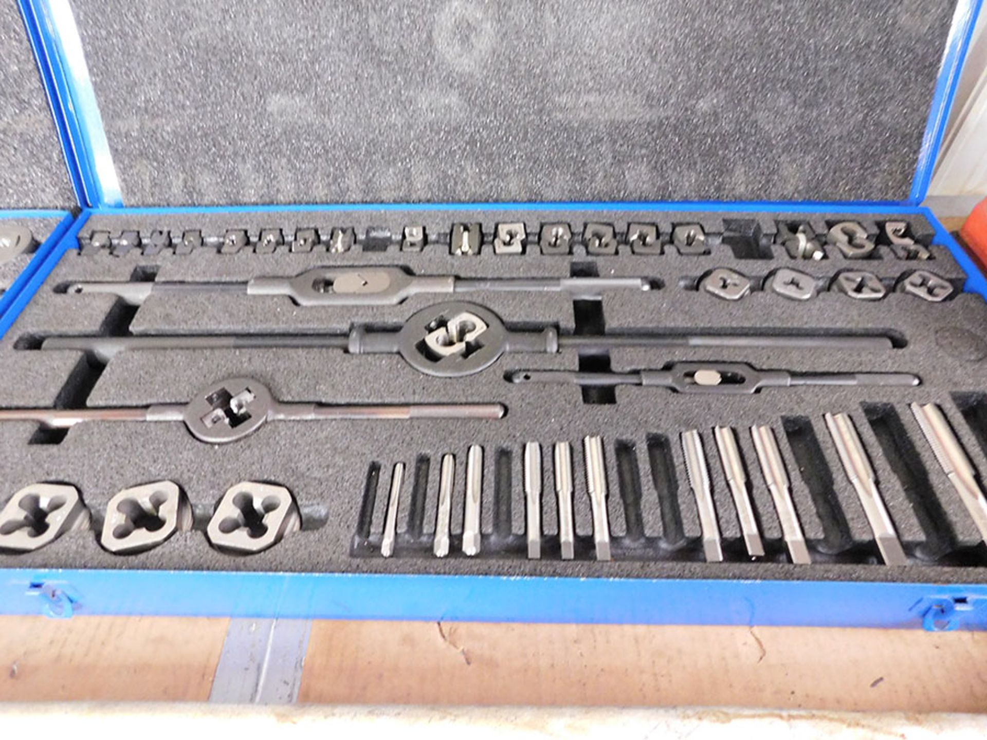 GREENFIELD INDUSTRIES TAP & DIE SET