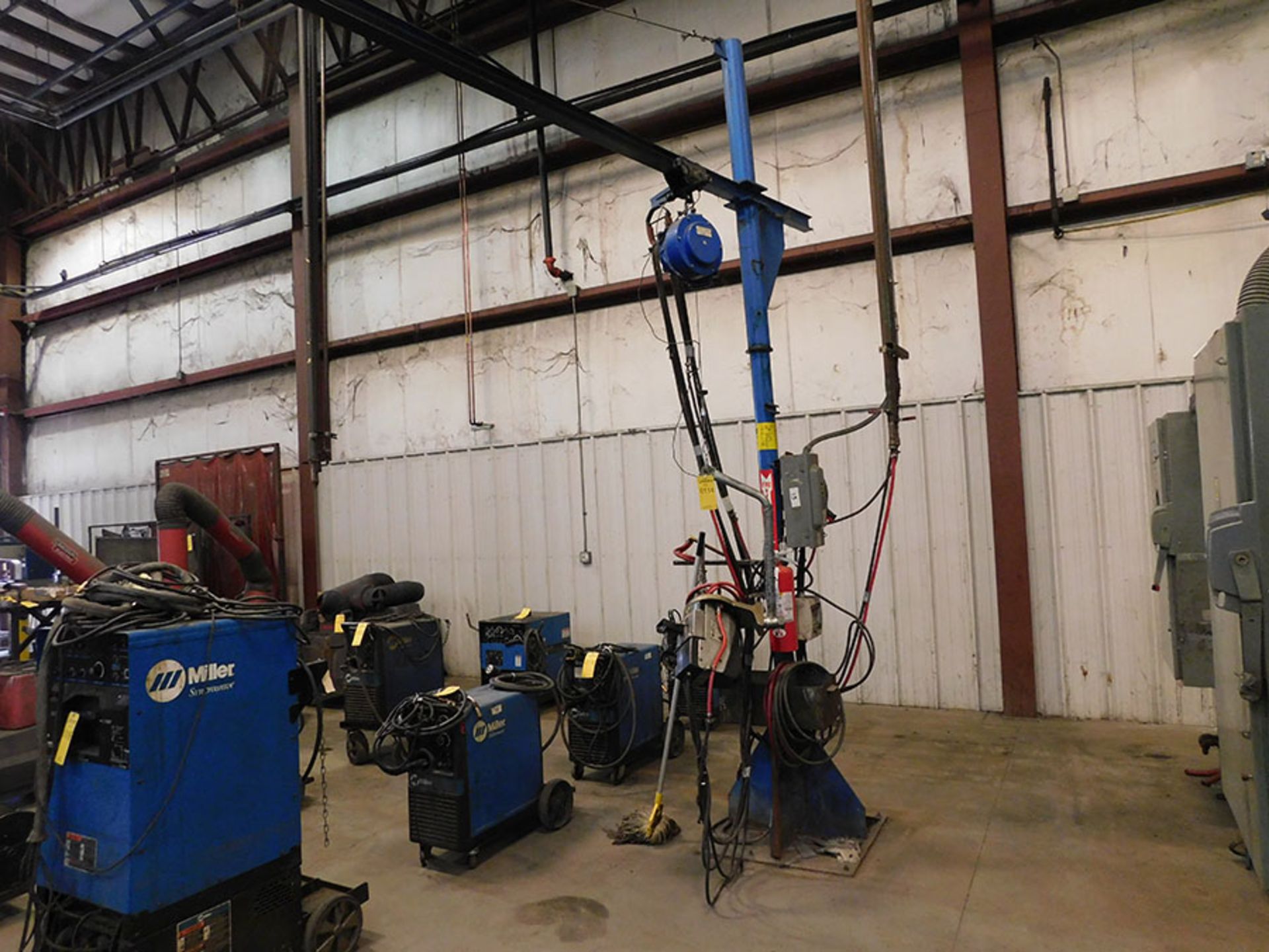 PEDESTAL MOUNTED JIB ARM 9' HANGING TECNA SPOT WELDER