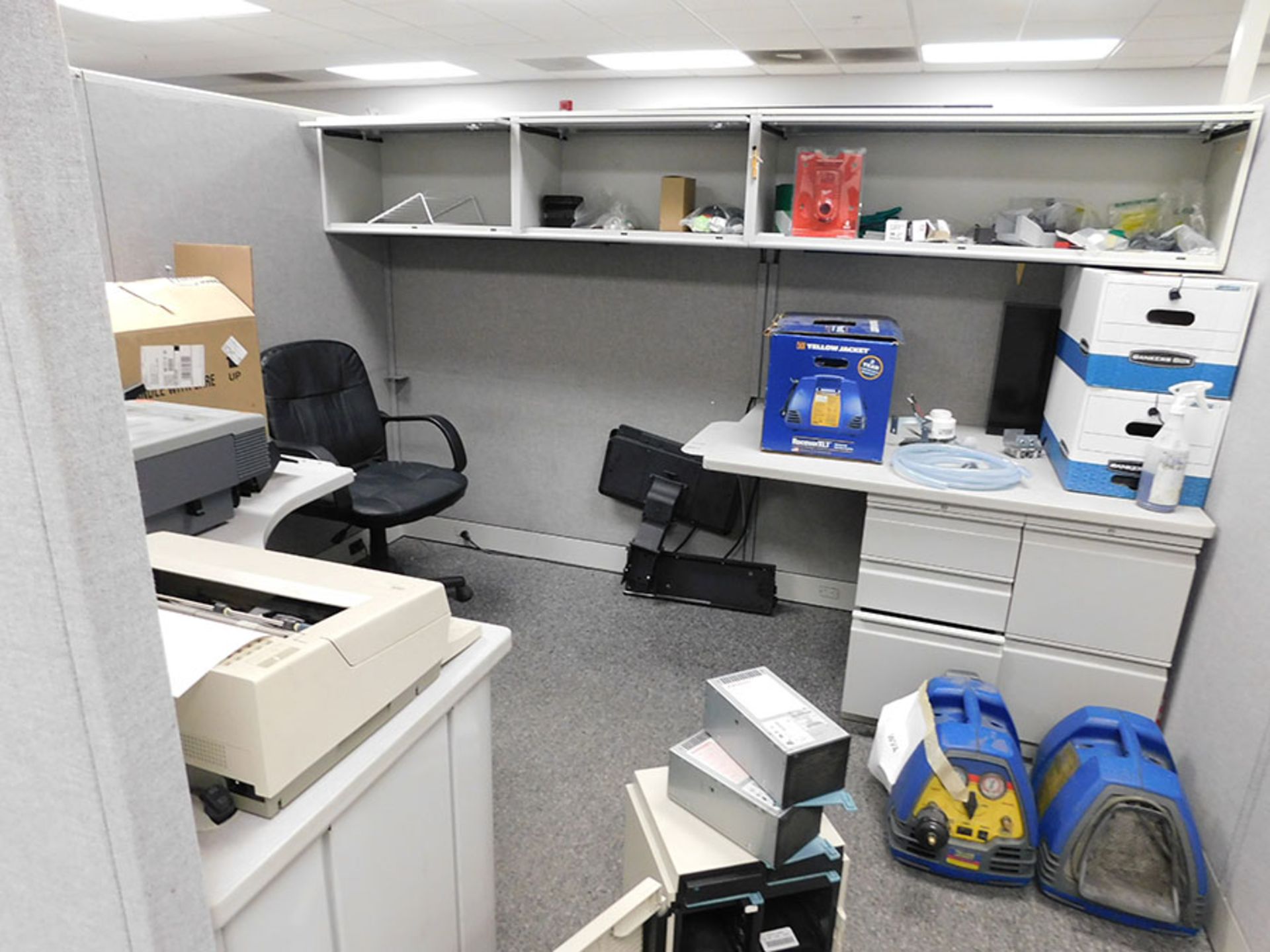 REMAINING CUBICLES IN THE UPSTAIRS OFFICES - Image 8 of 8