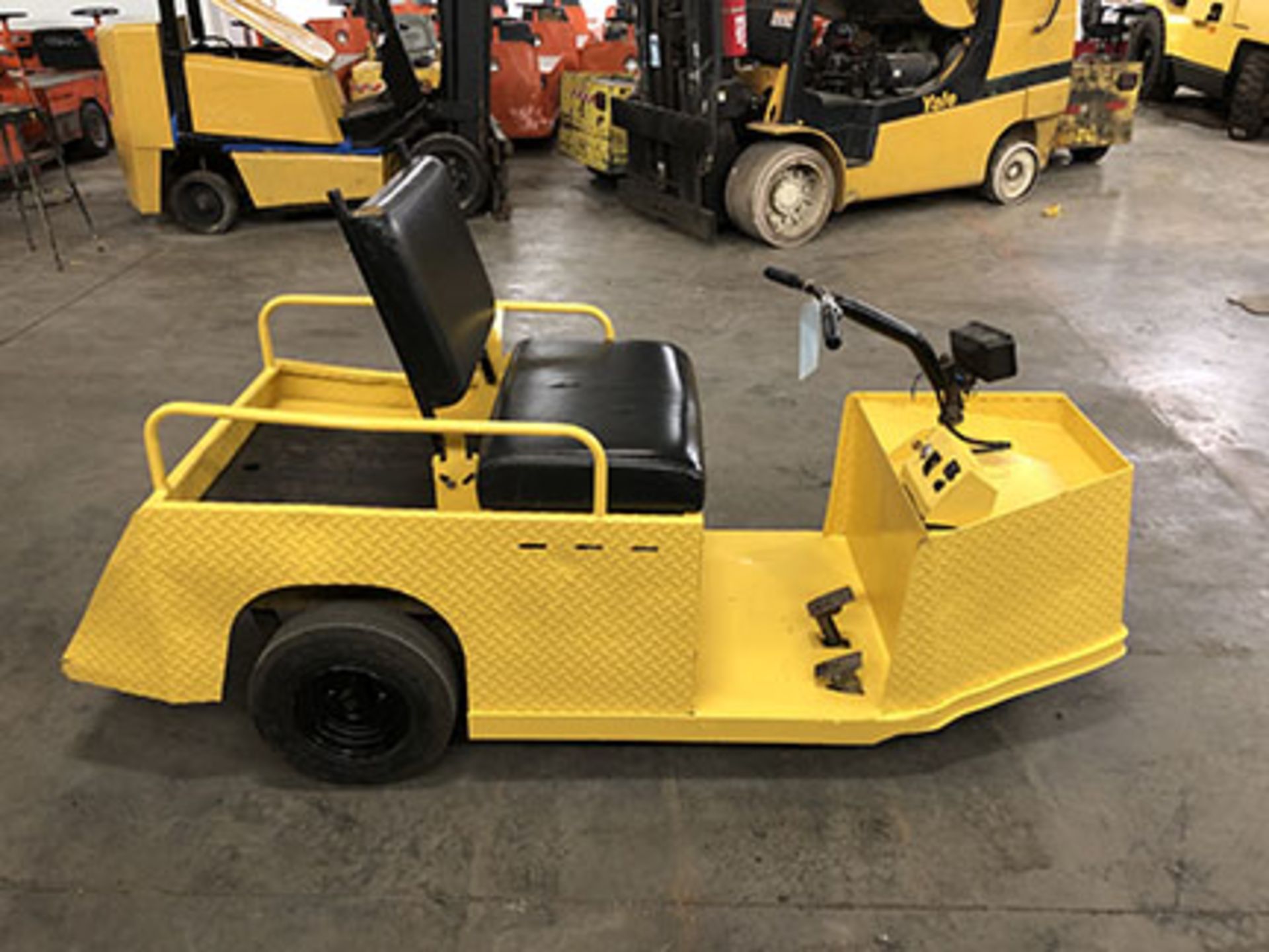 CUSHMAN 3-WHEEL ELECTRIC PERSONNEL CART, MODEL: MINUTE MISER, WITH 24-VOLT ON-BOARD CHARGER, - Image 3 of 5