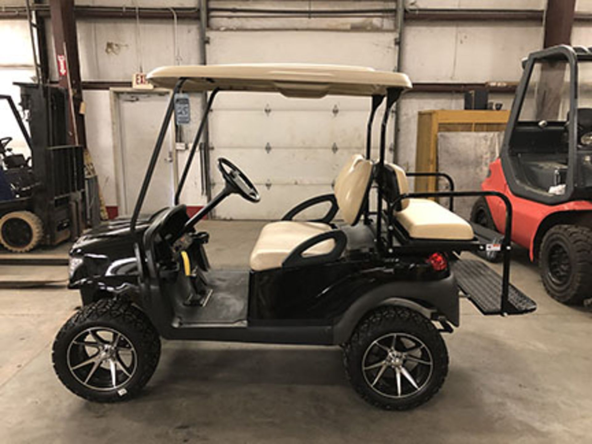 2014 CLUB CAR PRECEDENT ELECTRIC GOLF CART, WITH 48 VOLT CHARGER, 4-PASSENGER FOLD DOWN SEAT, LIFT