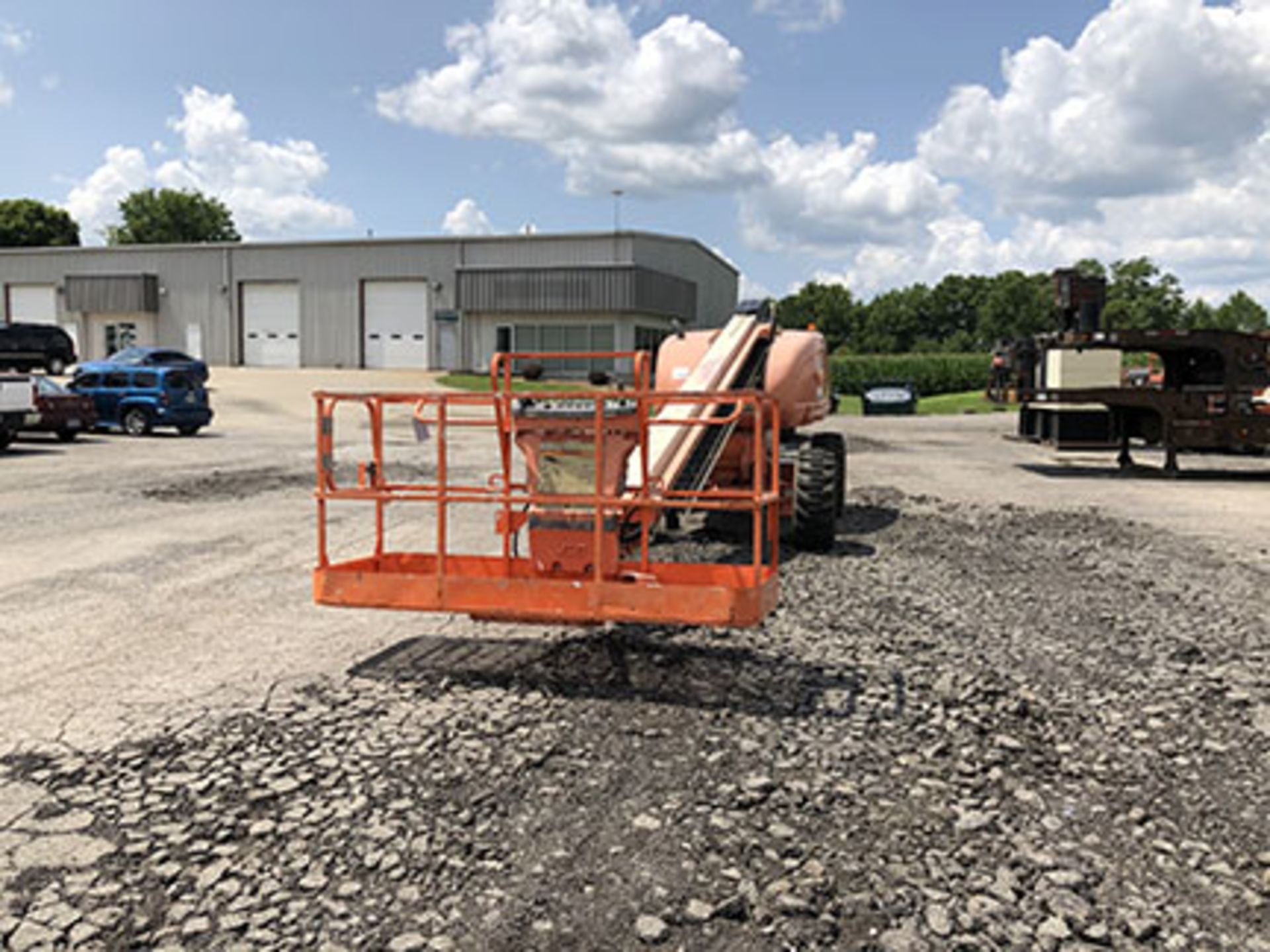 2003 JLG 60' ARTICULATING BOOMS LIFT, MODEL: 600S, LPG/GAS, 4-WHEEL DRIVE, MAX PLATFORM HEIGHT: 60’ - Image 4 of 6